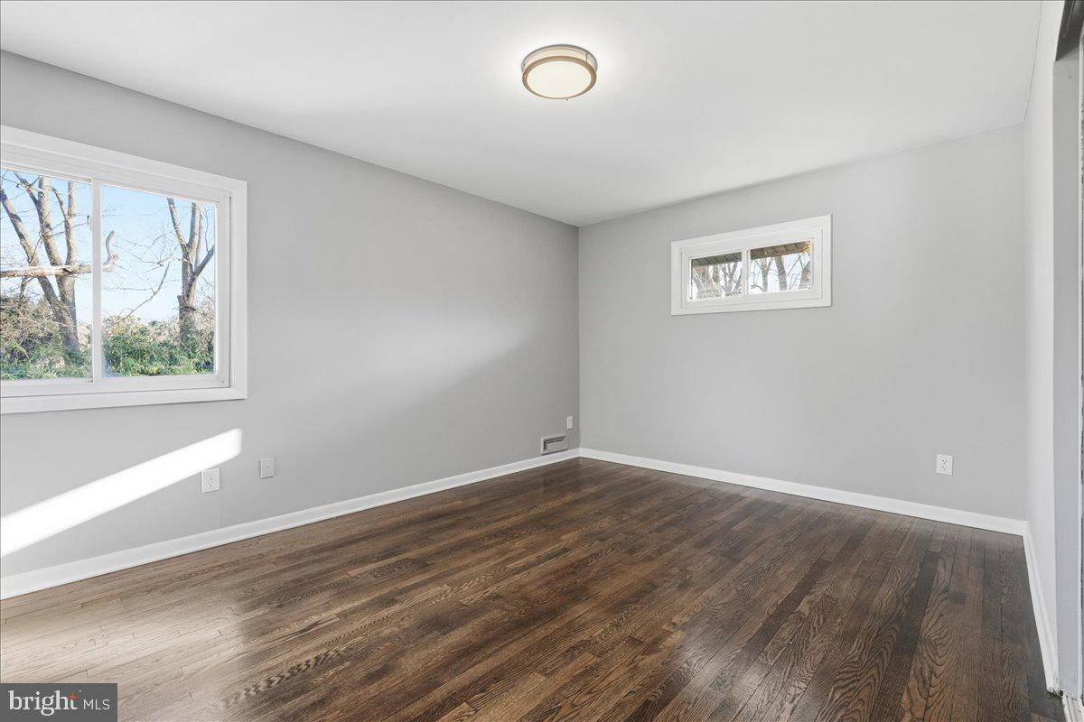 FAIRFAX VILLA - Residential