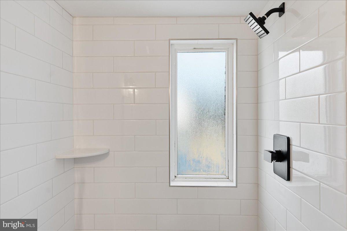 FAIRFAX VILLA - Residential