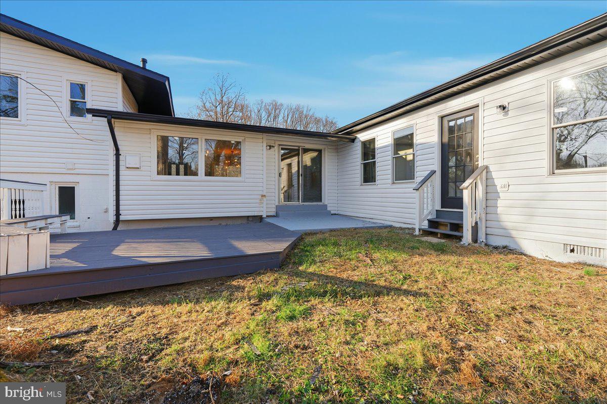 FAIRFAX VILLA - Residential