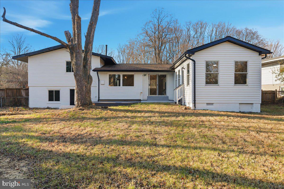 FAIRFAX VILLA - Residential