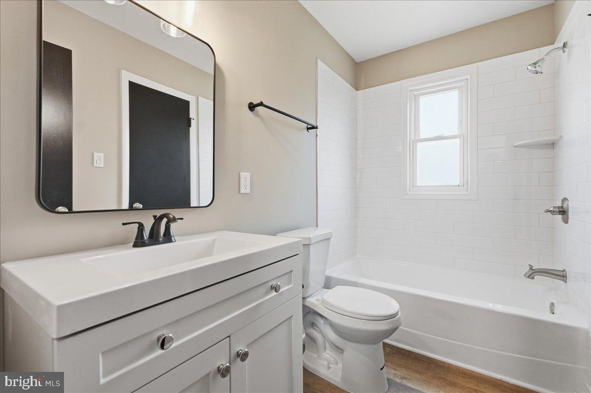 FAIRFAX VILLA - Residential