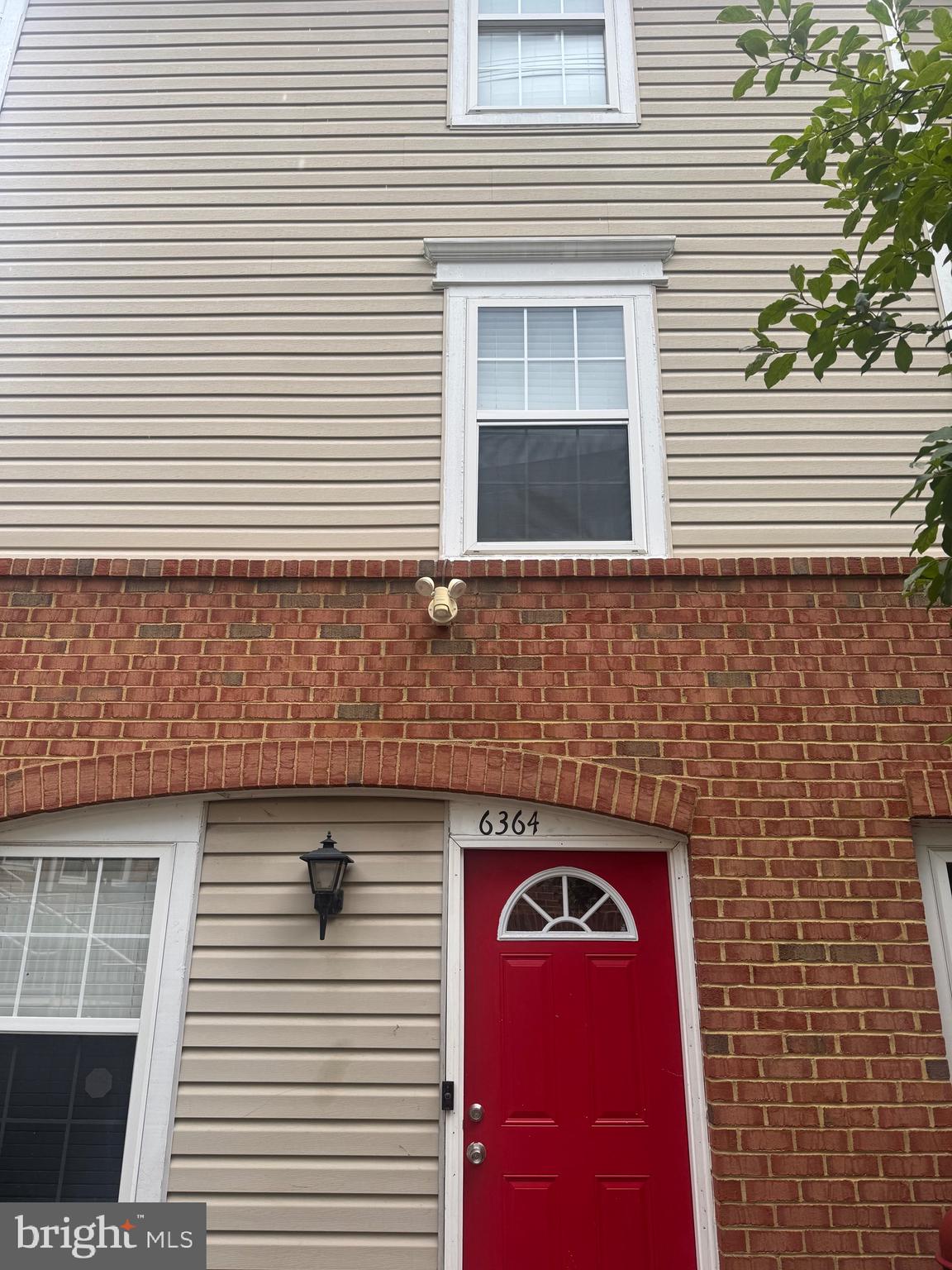 Stunning 3 level condo townhome style
1st floor living room kitchen and half bathroom
2nd floor two bedrooms 1 full bathroom.
3rd level large master bedroom full bathroom and laundry room w/d in unit.
Walk-in closet in master bedroom and balcony.