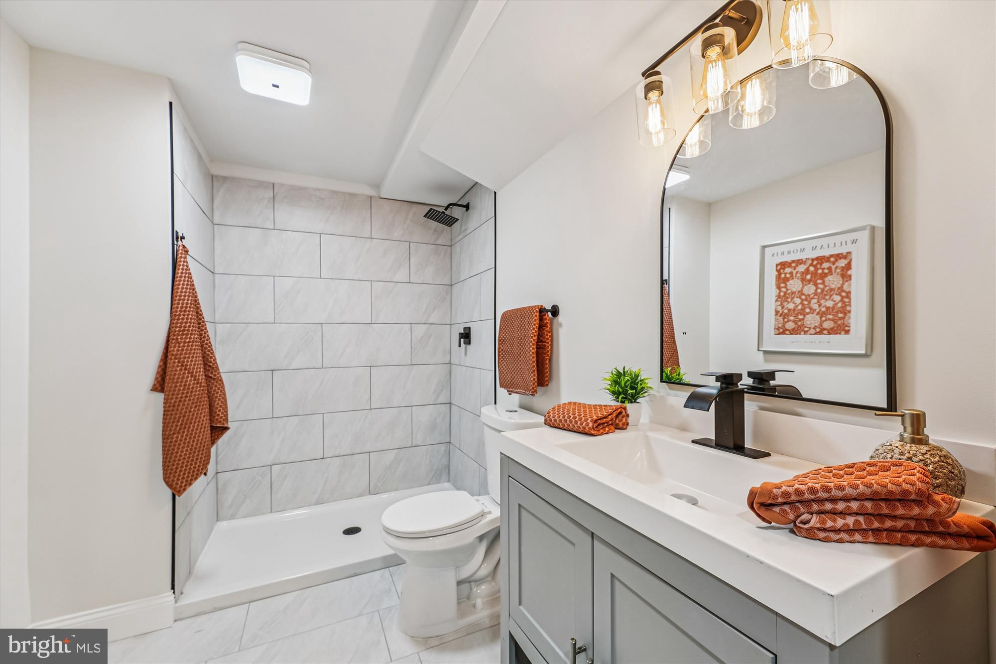 DU MAR ESTATES - Residential