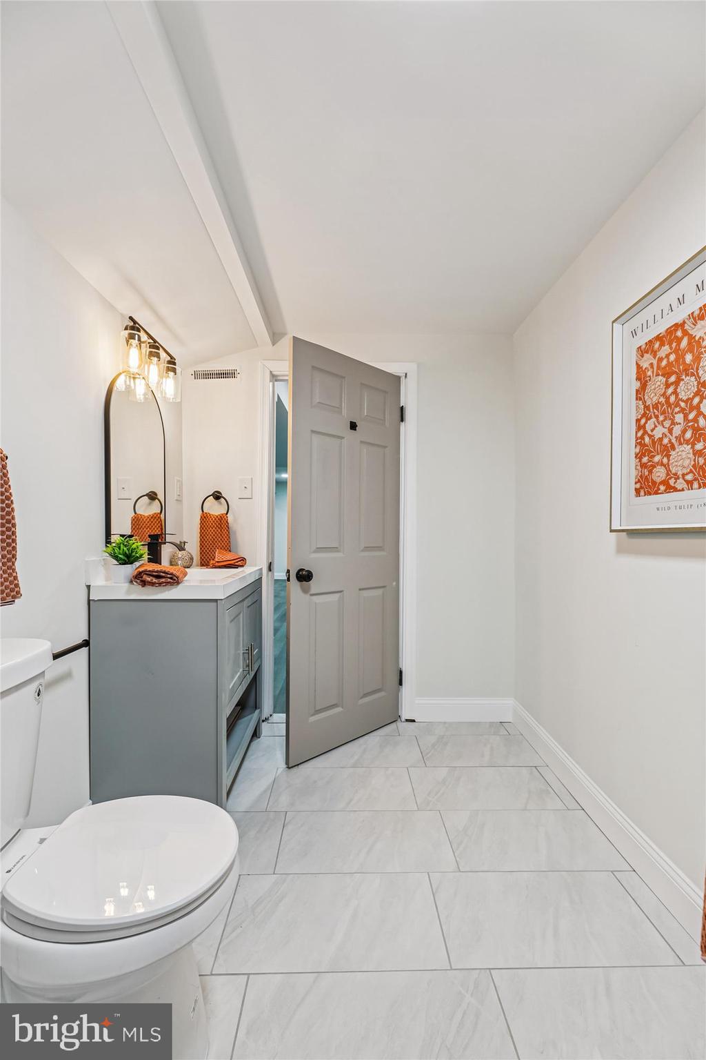 DU MAR ESTATES - Residential