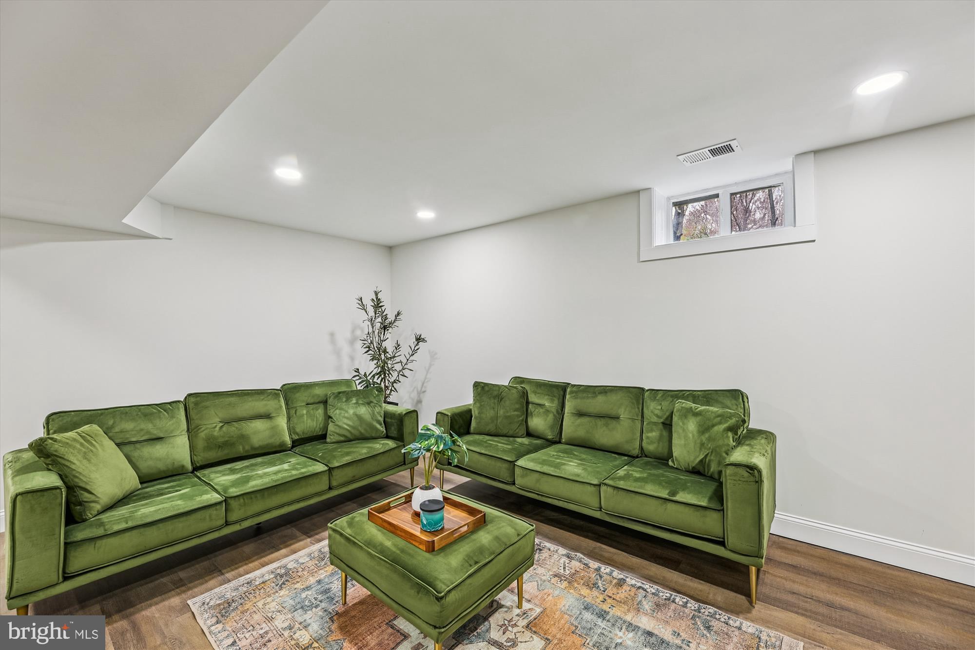 DU MAR ESTATES - Residential