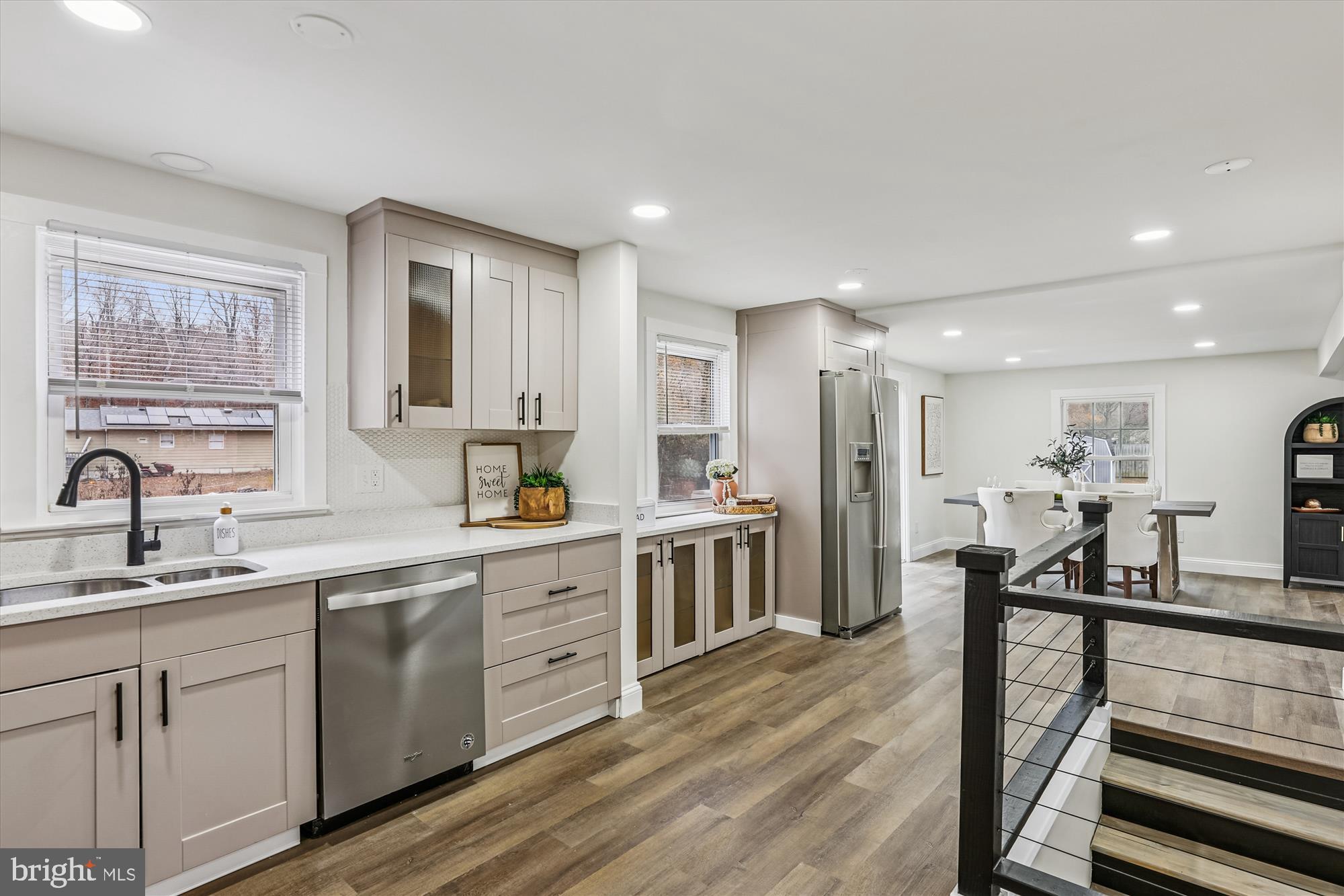 DU MAR ESTATES - Residential