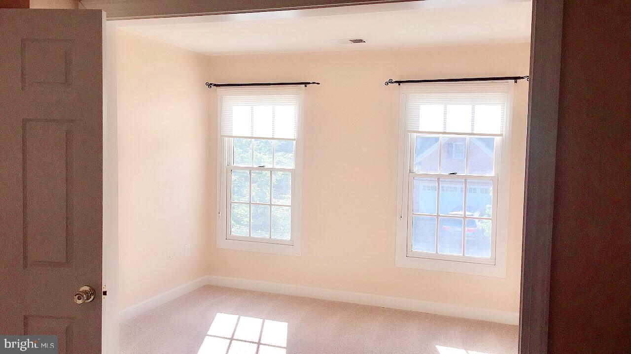 PINEY GLEN VILLAGE - Residential Lease