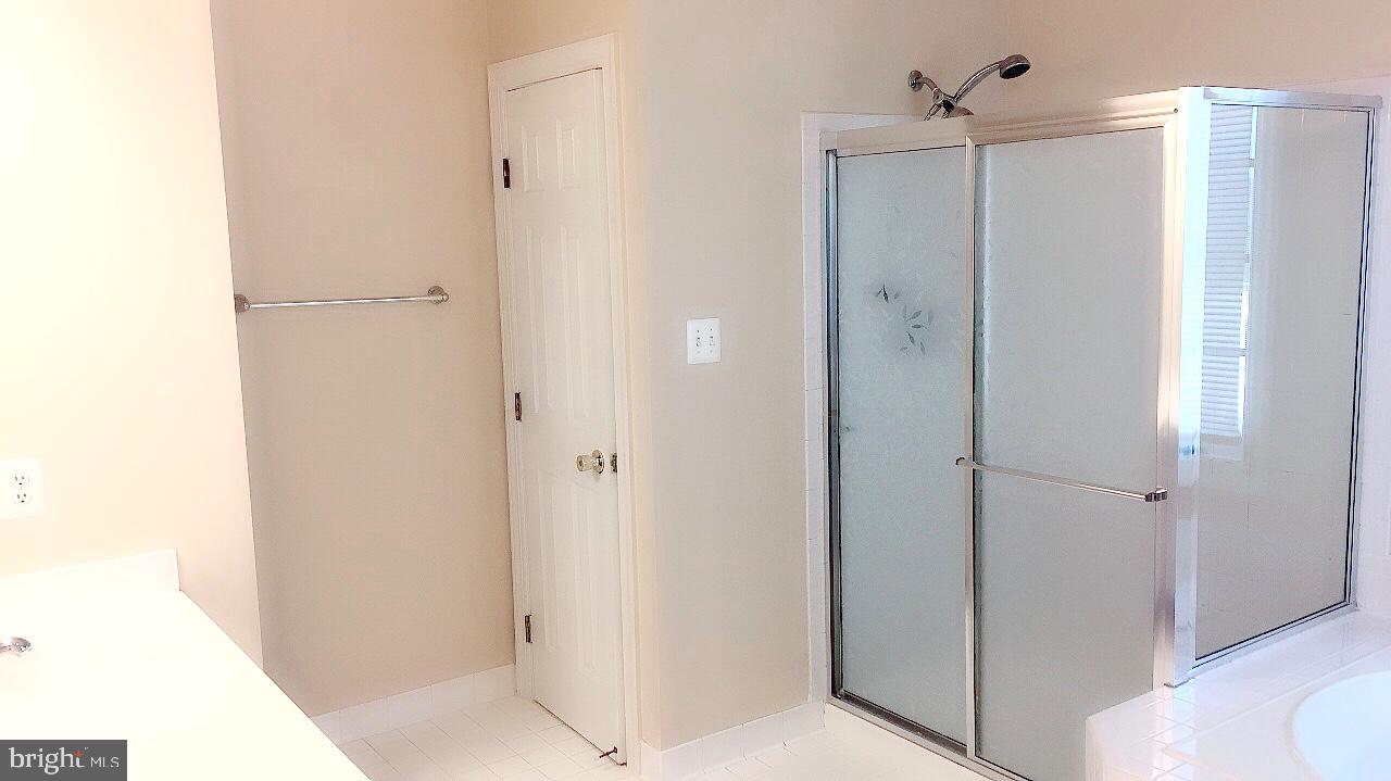 PINEY GLEN VILLAGE - Residential Lease