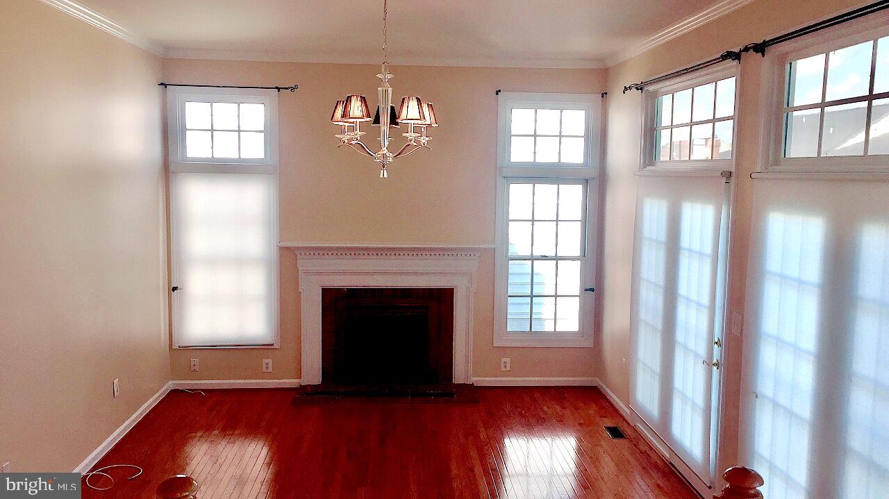 PINEY GLEN VILLAGE - Residential Lease