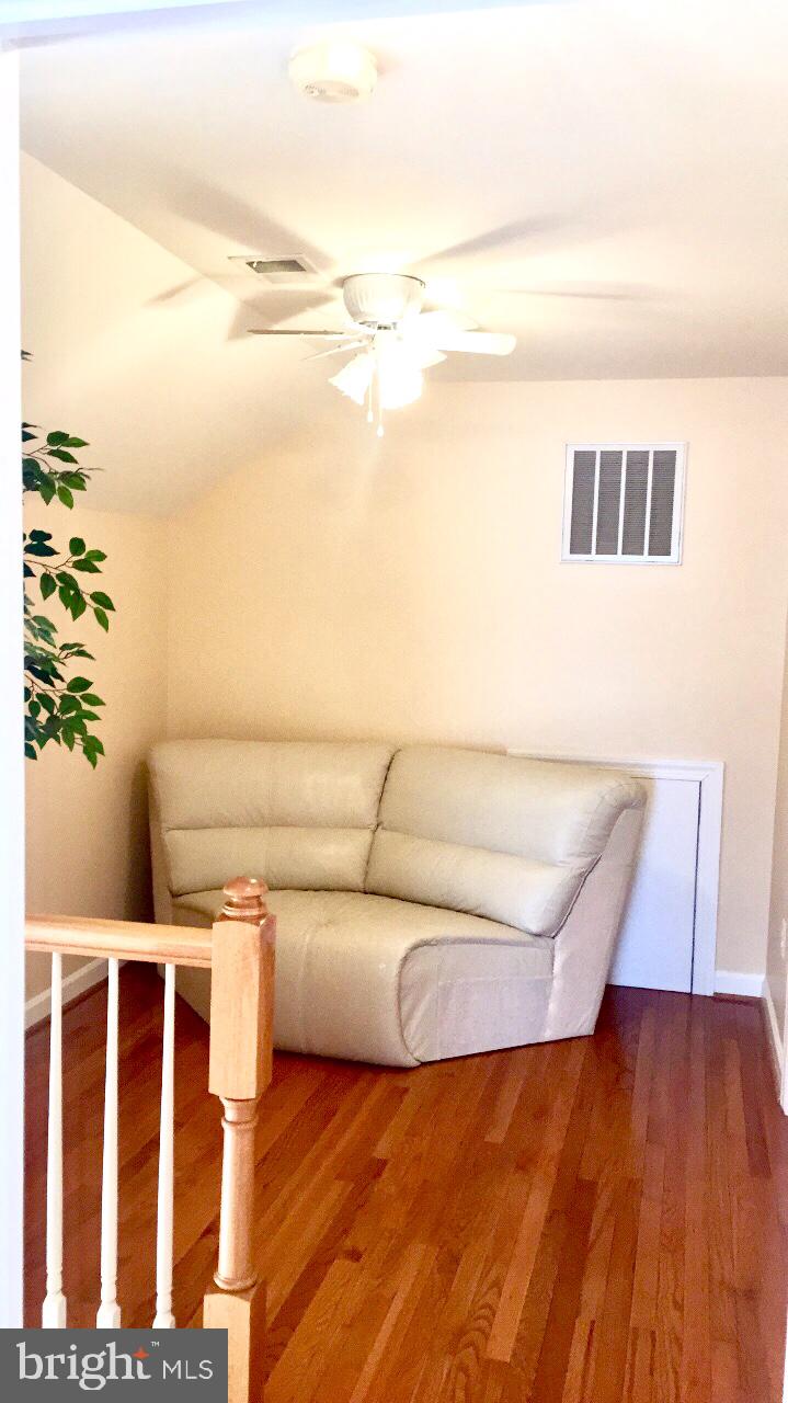 PINEY GLEN VILLAGE - Residential Lease