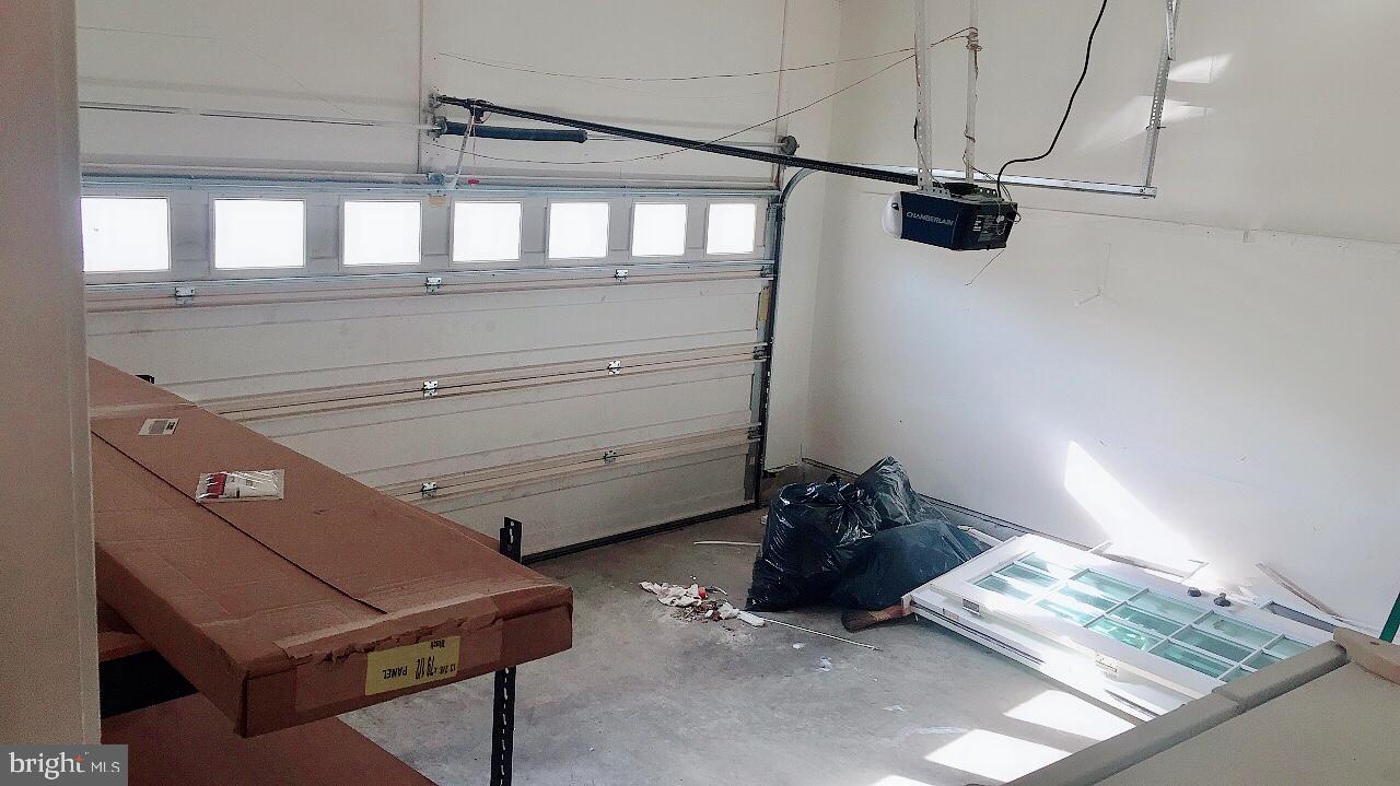 PINEY GLEN VILLAGE - Residential Lease