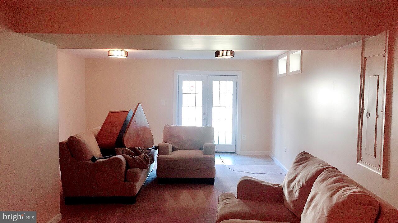 PINEY GLEN VILLAGE - Residential Lease