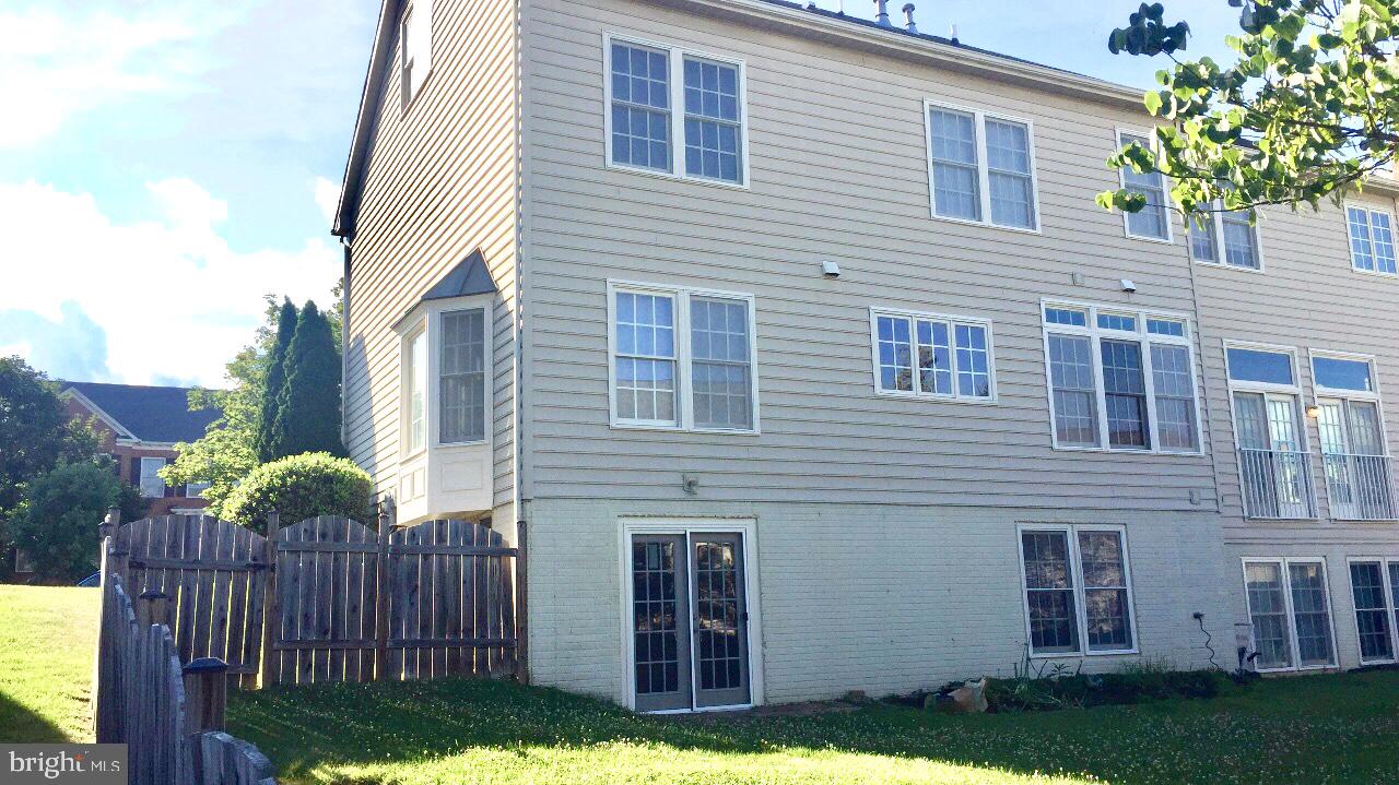 PINEY GLEN VILLAGE - Residential Lease