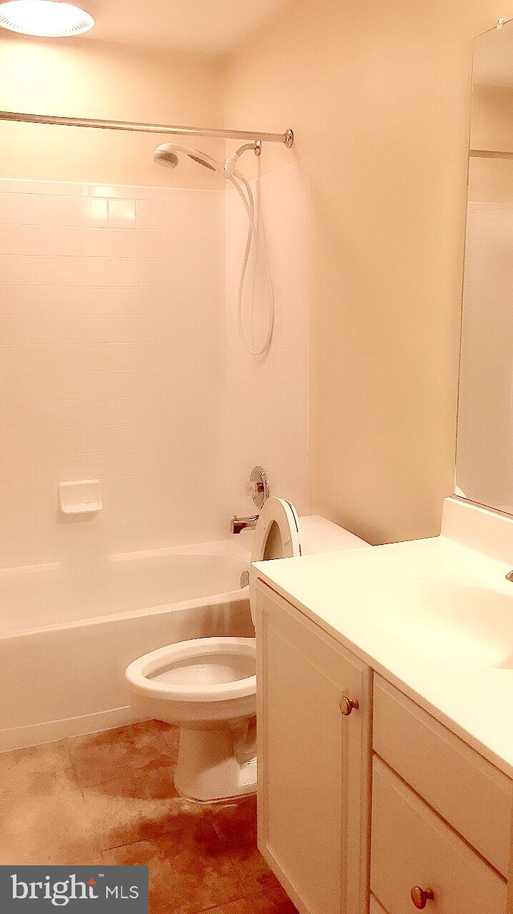 PINEY GLEN VILLAGE - Residential Lease