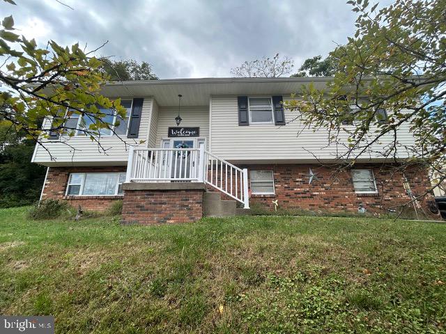 2312 S WALNUT DRIVE