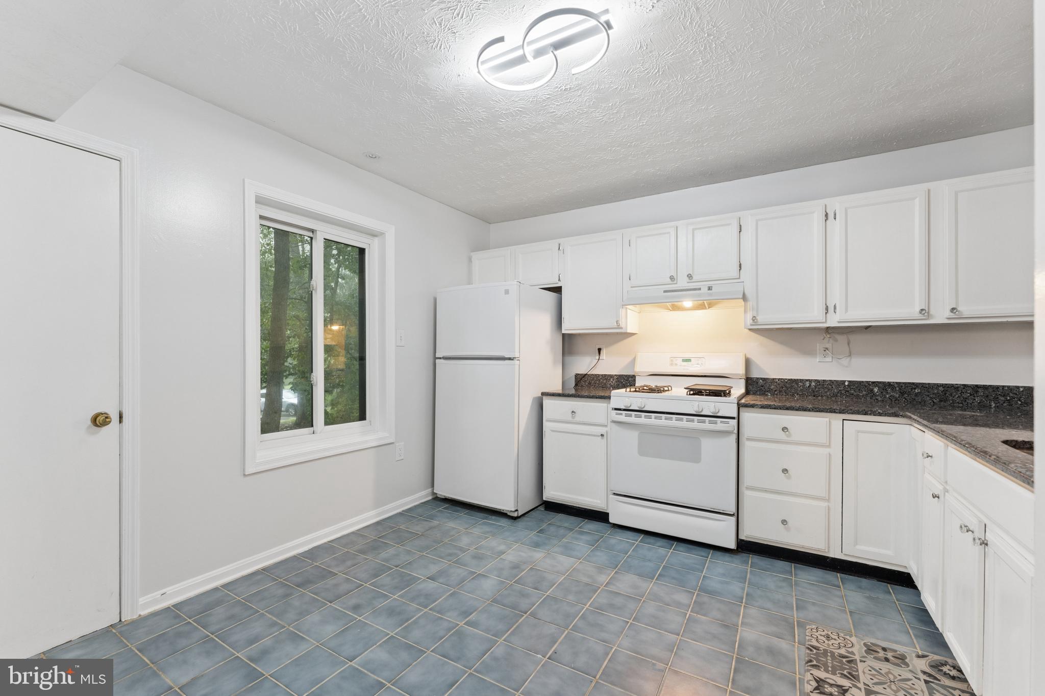 946 WINDBROOKE DRIVE 946