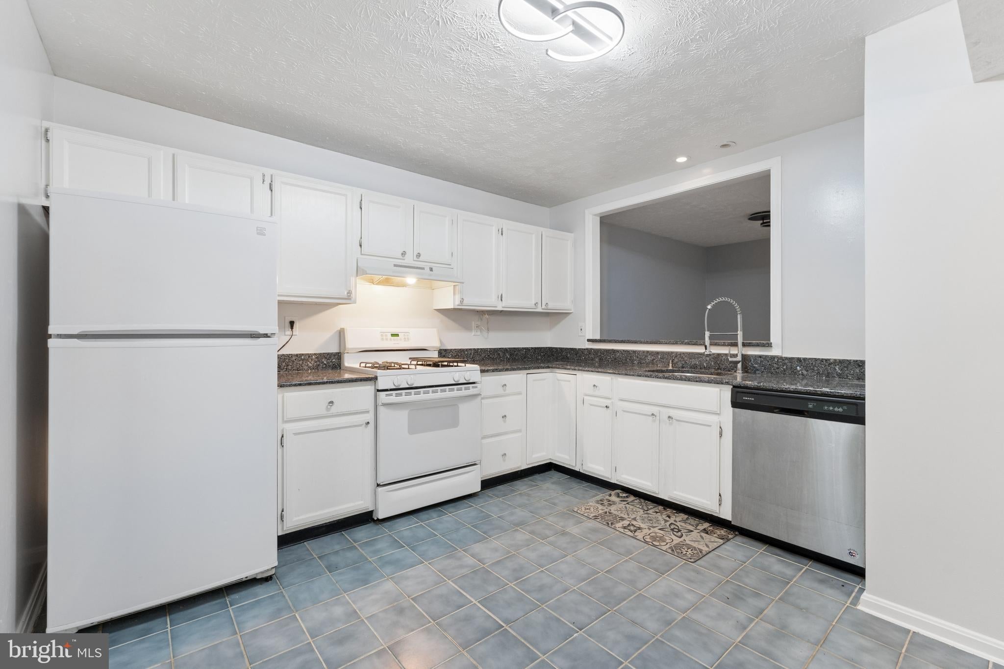 946 WINDBROOKE DRIVE 946
