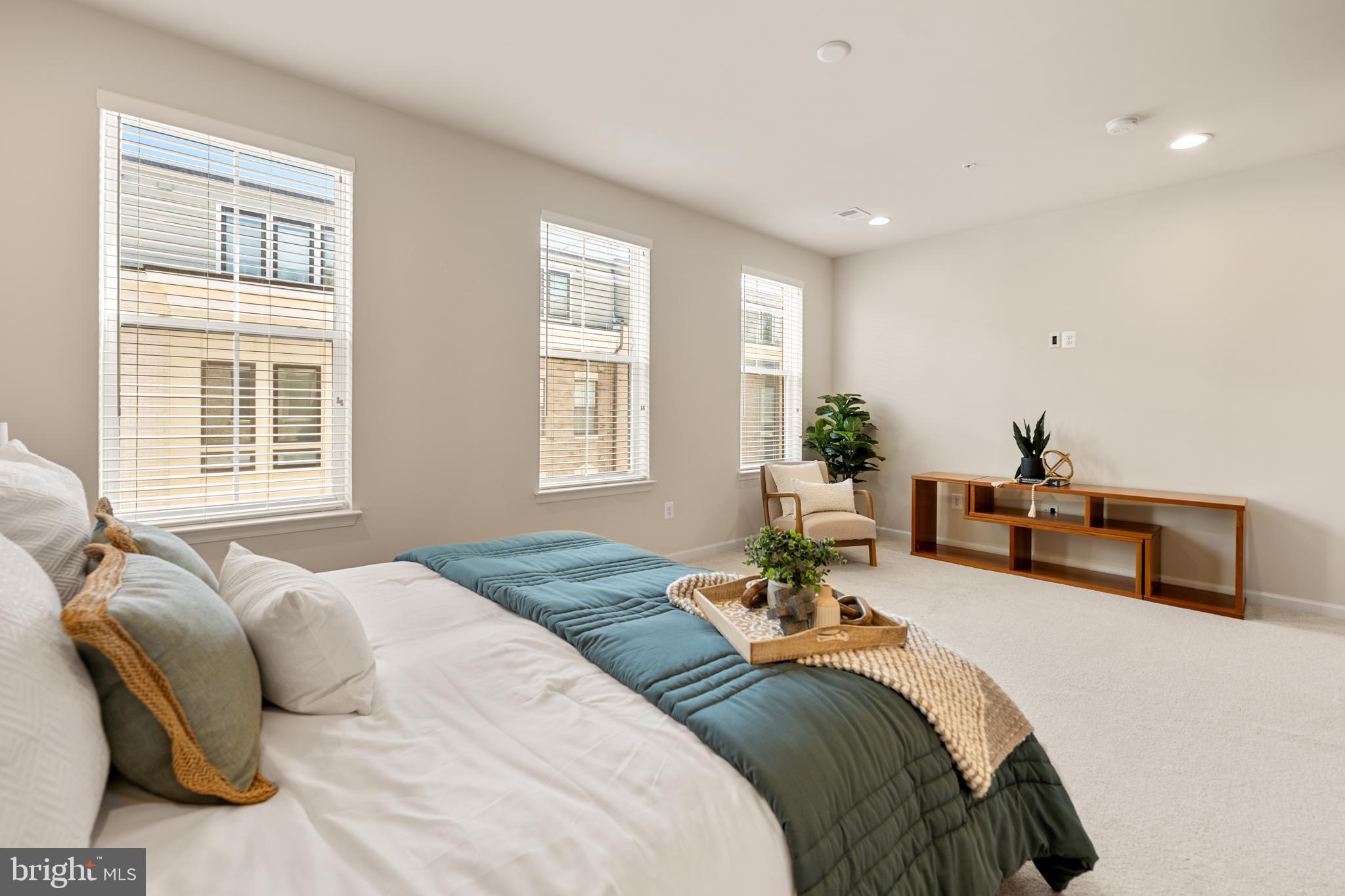 POTOMAC OVERLOOK CONDO - Residential