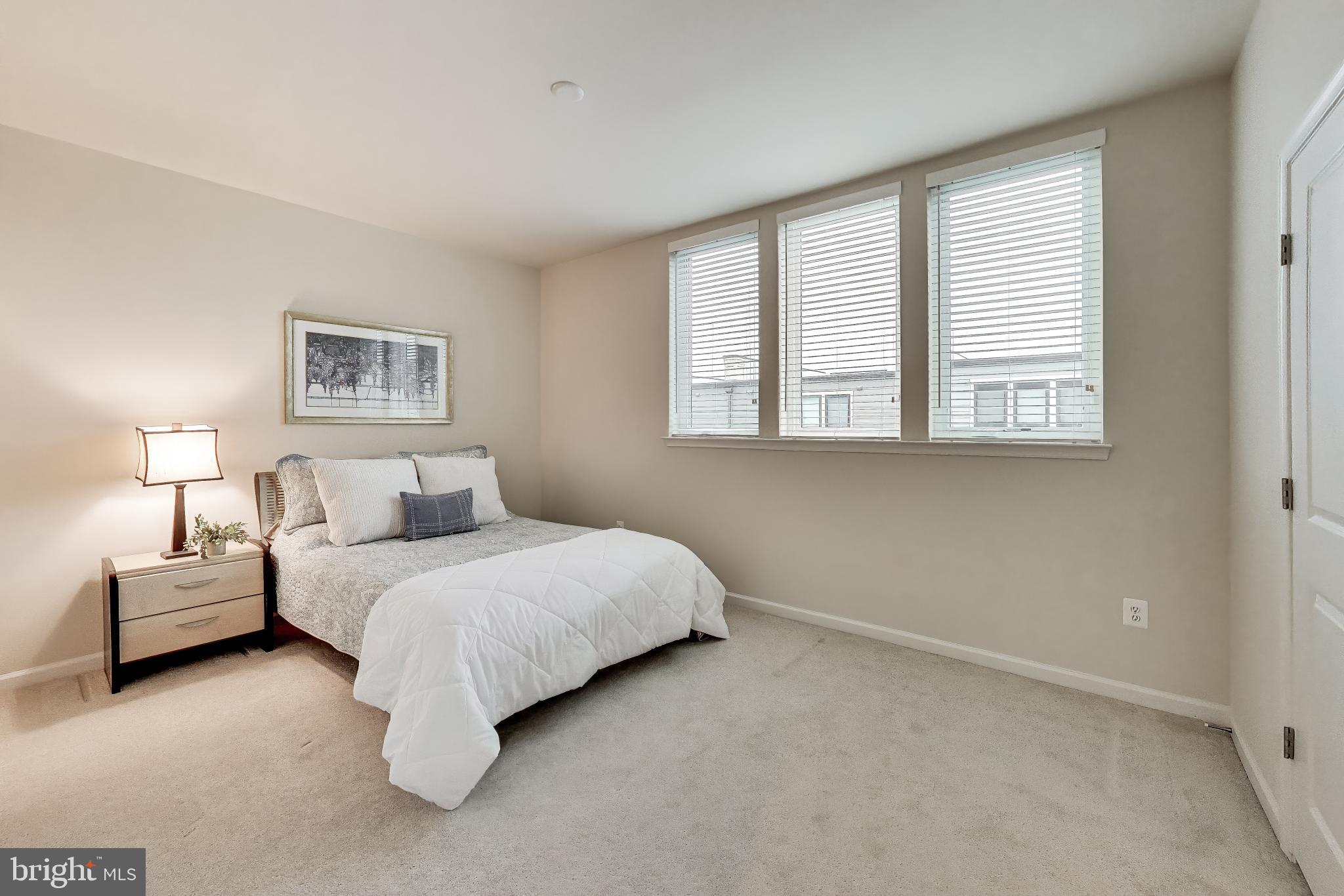 POTOMAC OVERLOOK CONDO - Residential
