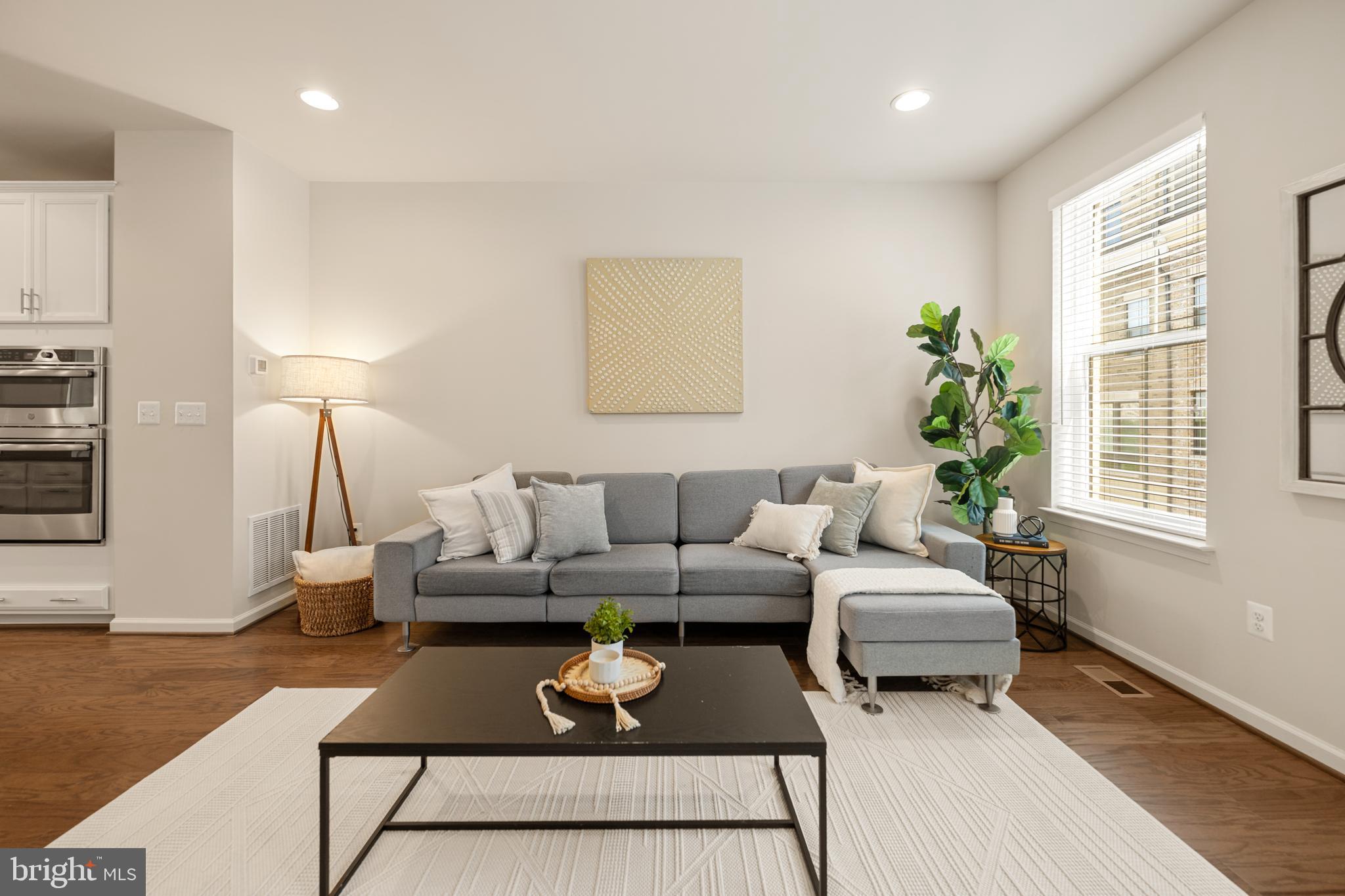 POTOMAC OVERLOOK CONDO - Residential