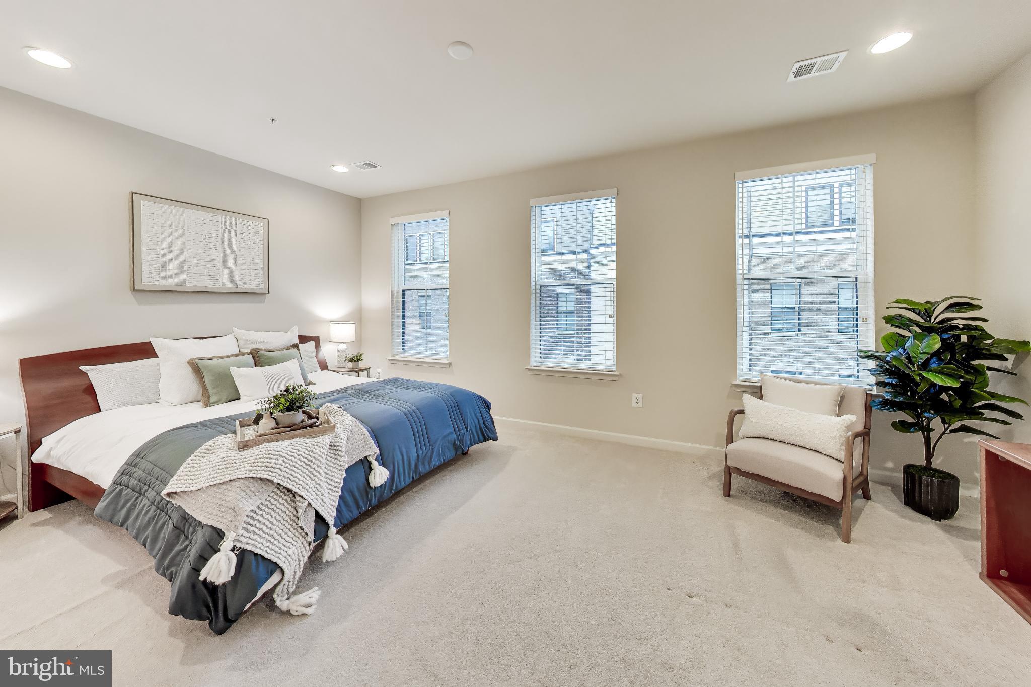 POTOMAC OVERLOOK CONDO - Residential