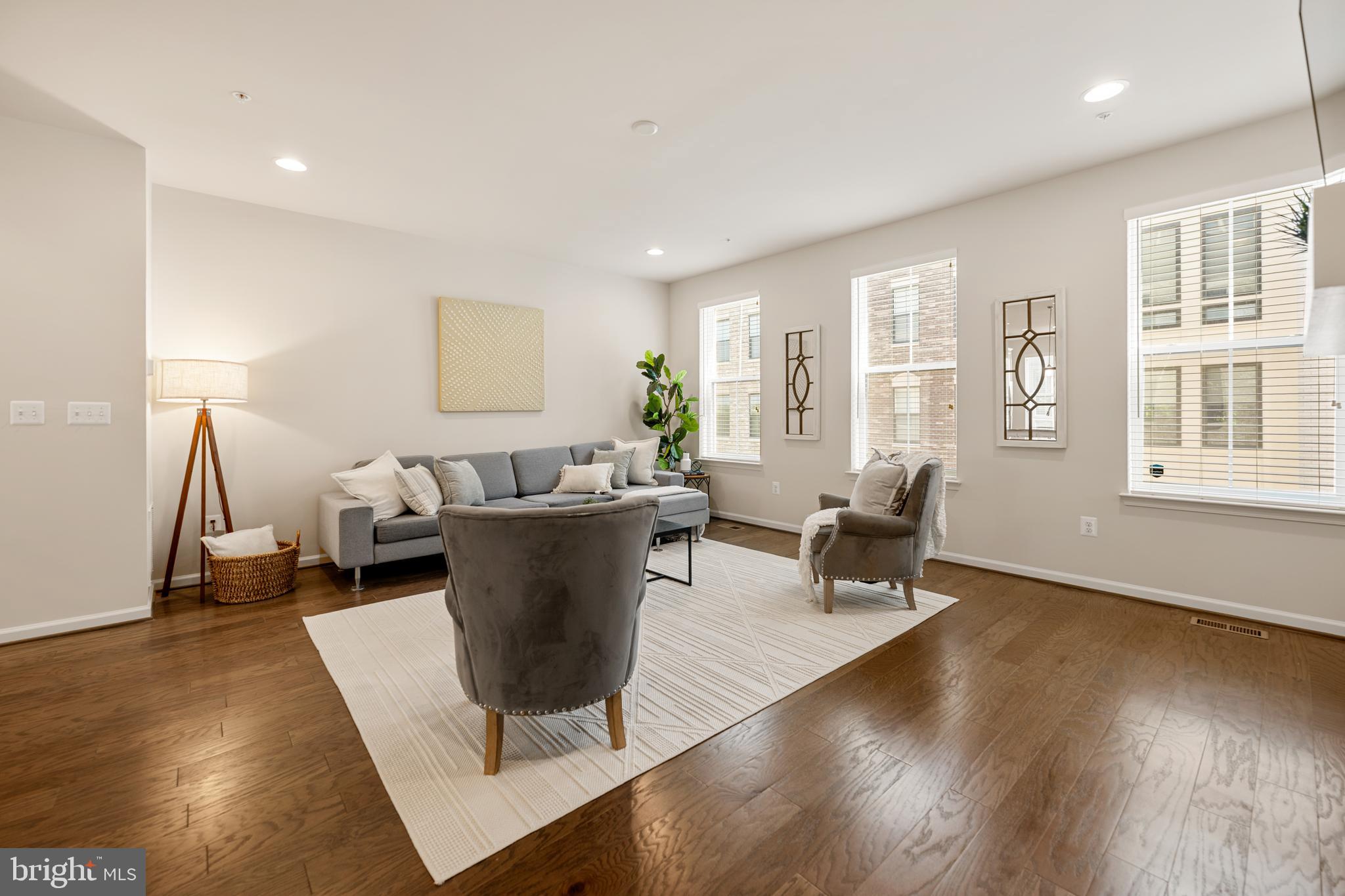 POTOMAC OVERLOOK CONDO - Residential