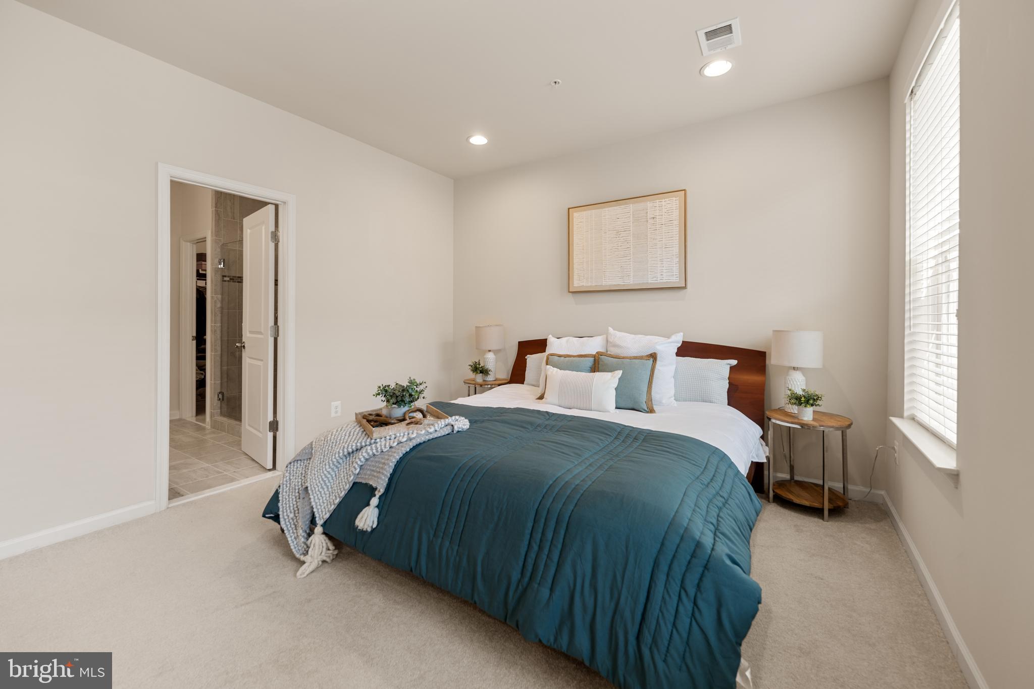 POTOMAC OVERLOOK CONDO - Residential