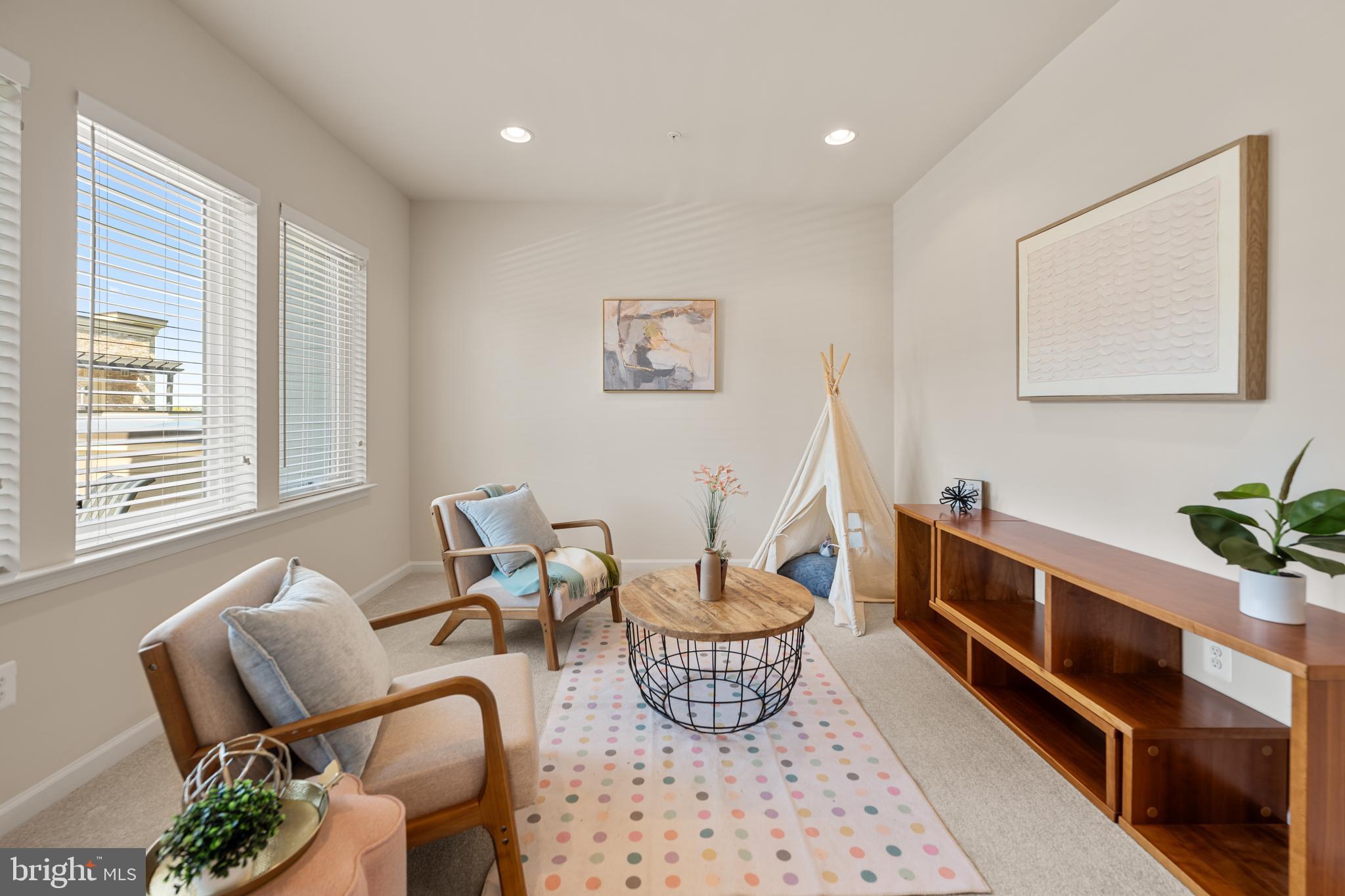 POTOMAC OVERLOOK CONDO - Residential