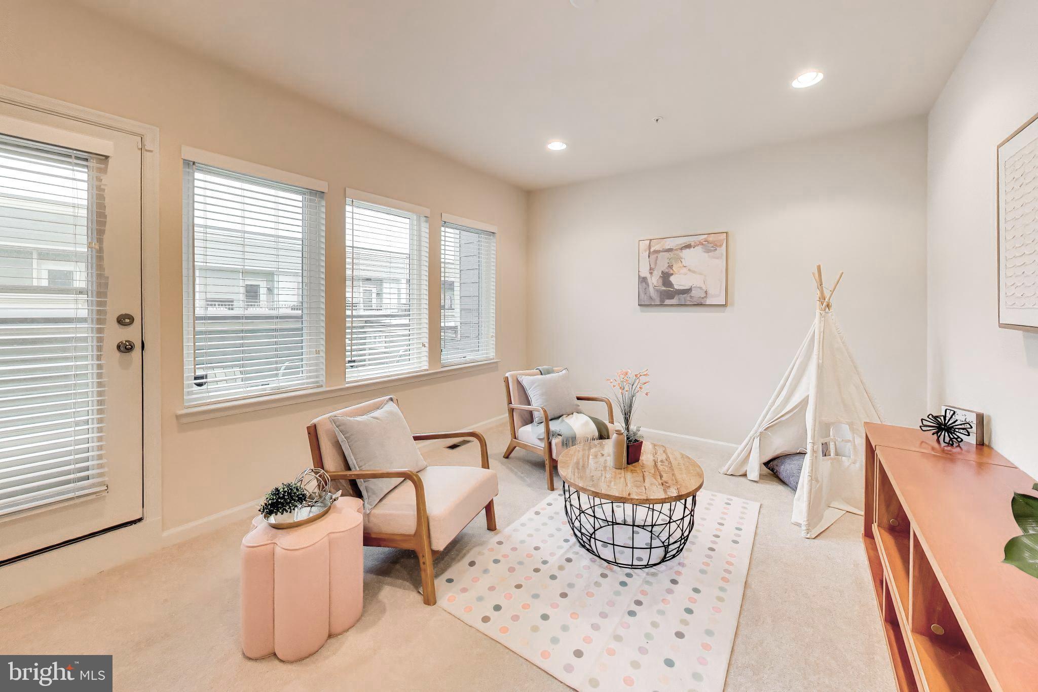 POTOMAC OVERLOOK CONDO - Residential