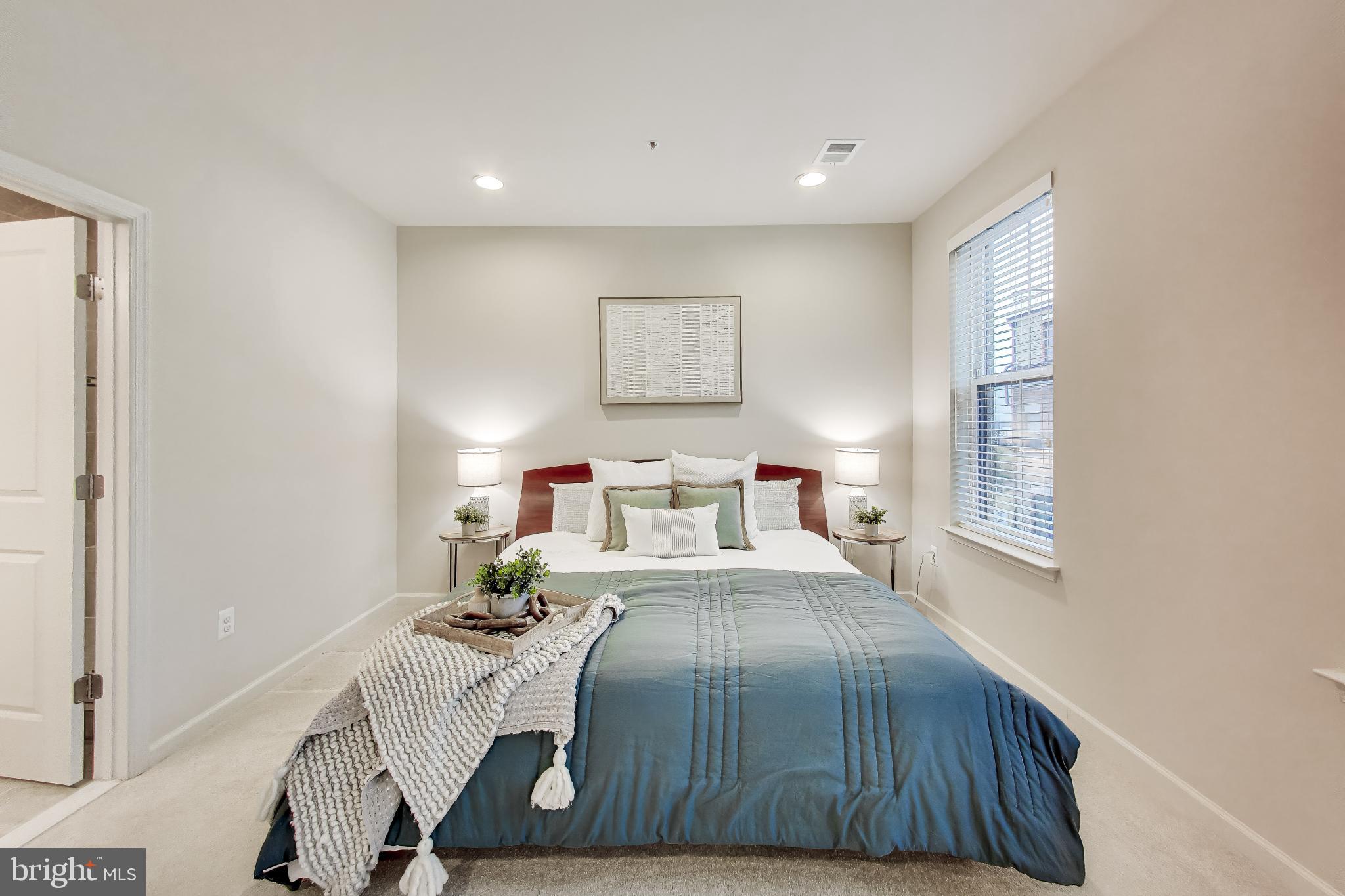 POTOMAC OVERLOOK CONDO - Residential