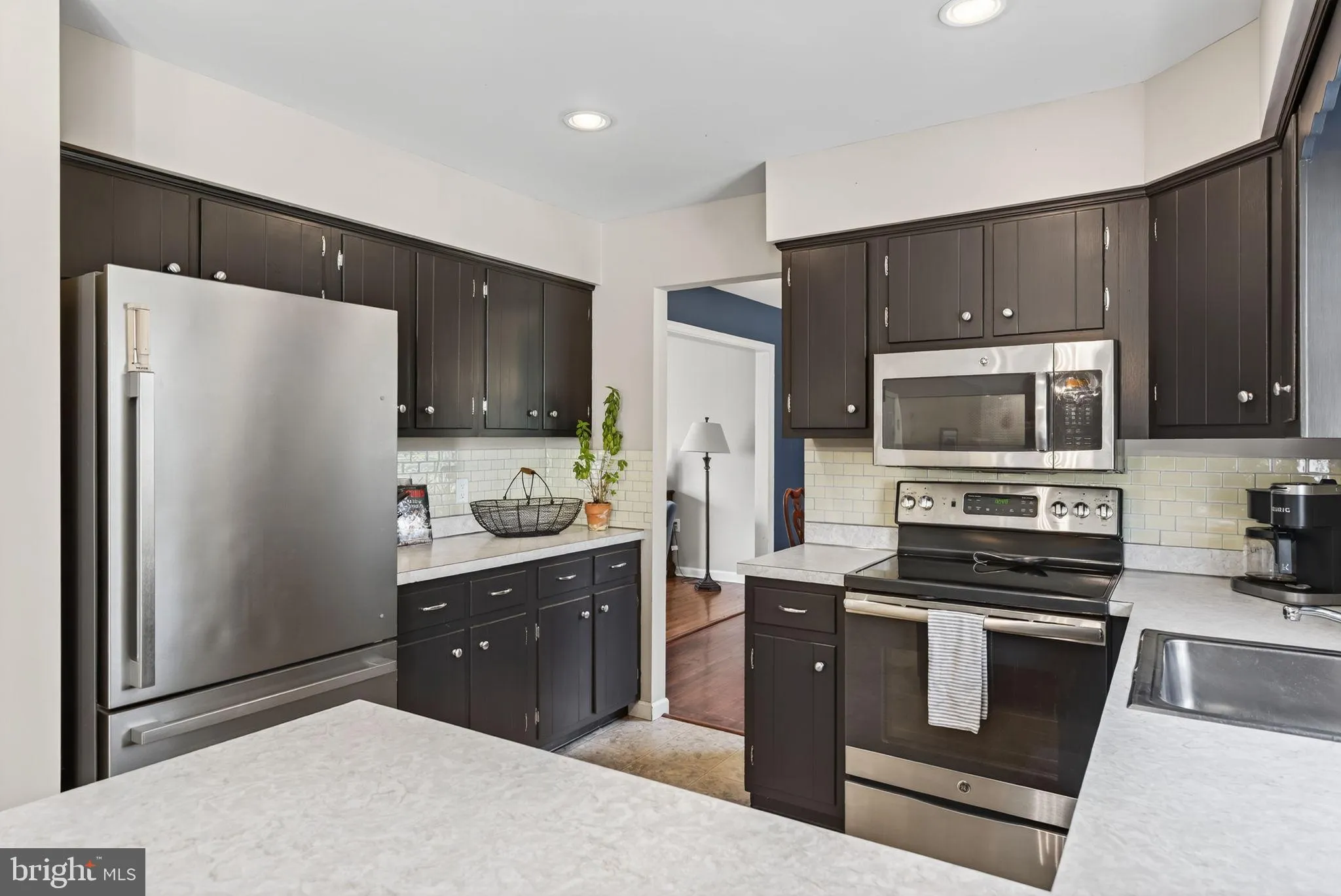 Lancaster, Pennsylvania 17601, United States, 4 Bedrooms Bedrooms, ,3 BathroomsBathrooms,Residential,Coming Soon,241799