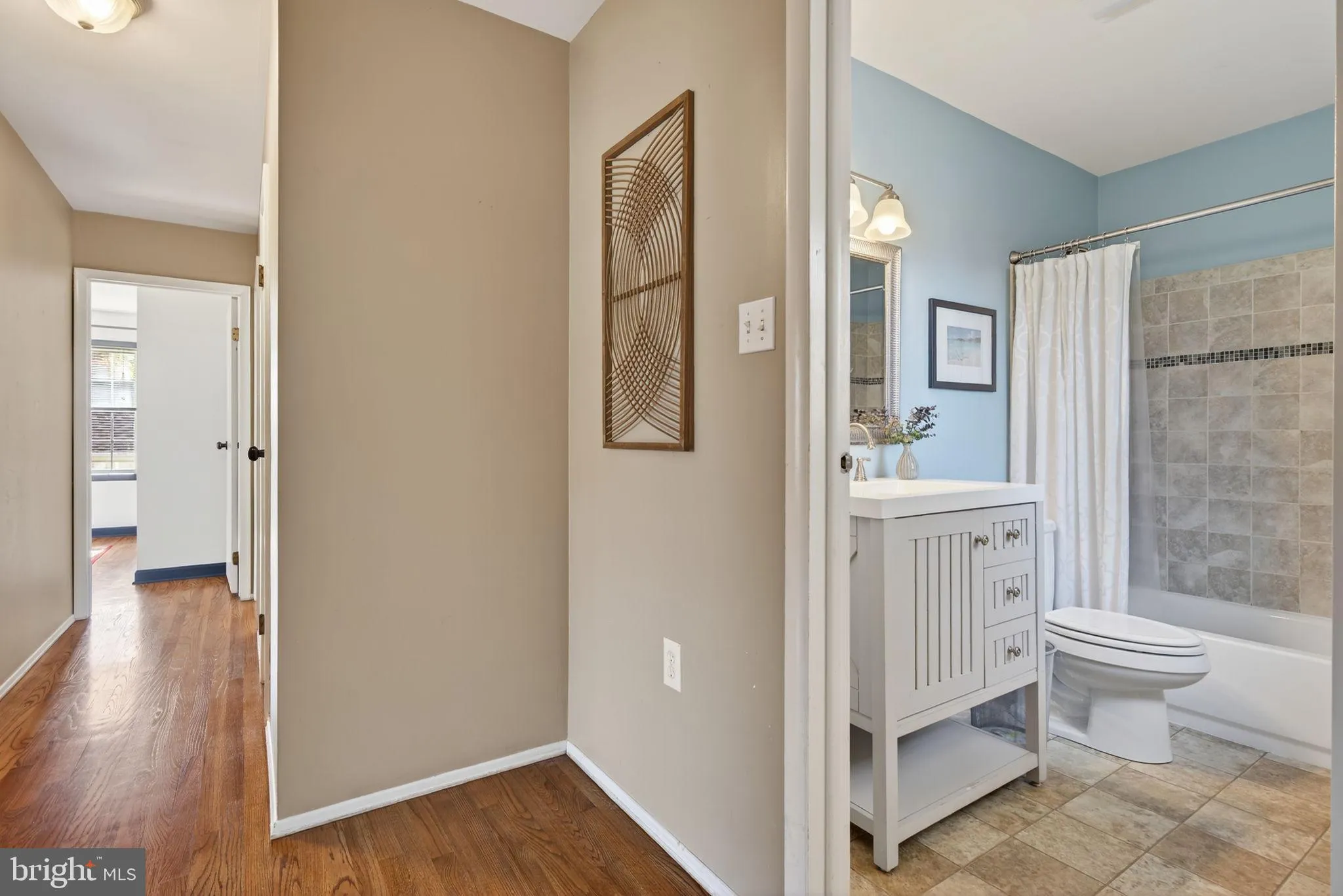 Lancaster, Pennsylvania 17601, United States, 4 Bedrooms Bedrooms, ,3 BathroomsBathrooms,Residential,Coming Soon,241799