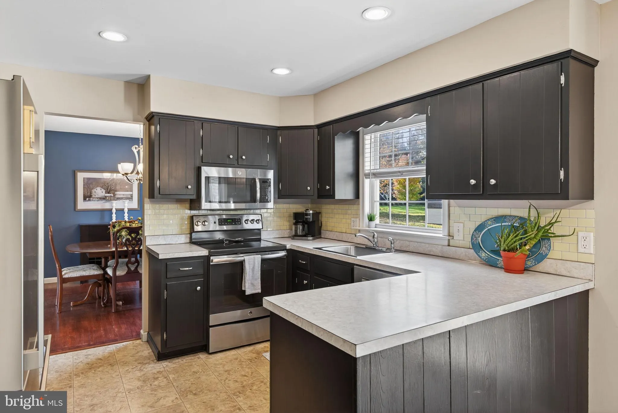 Lancaster, Pennsylvania 17601, United States, 4 Bedrooms Bedrooms, ,3 BathroomsBathrooms,Residential,Coming Soon,241799