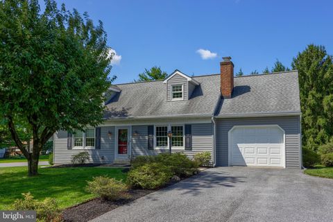 Photo of 1520 Duff Land Drive, Landisville, PA 17538 (MLS # PALA2055880)