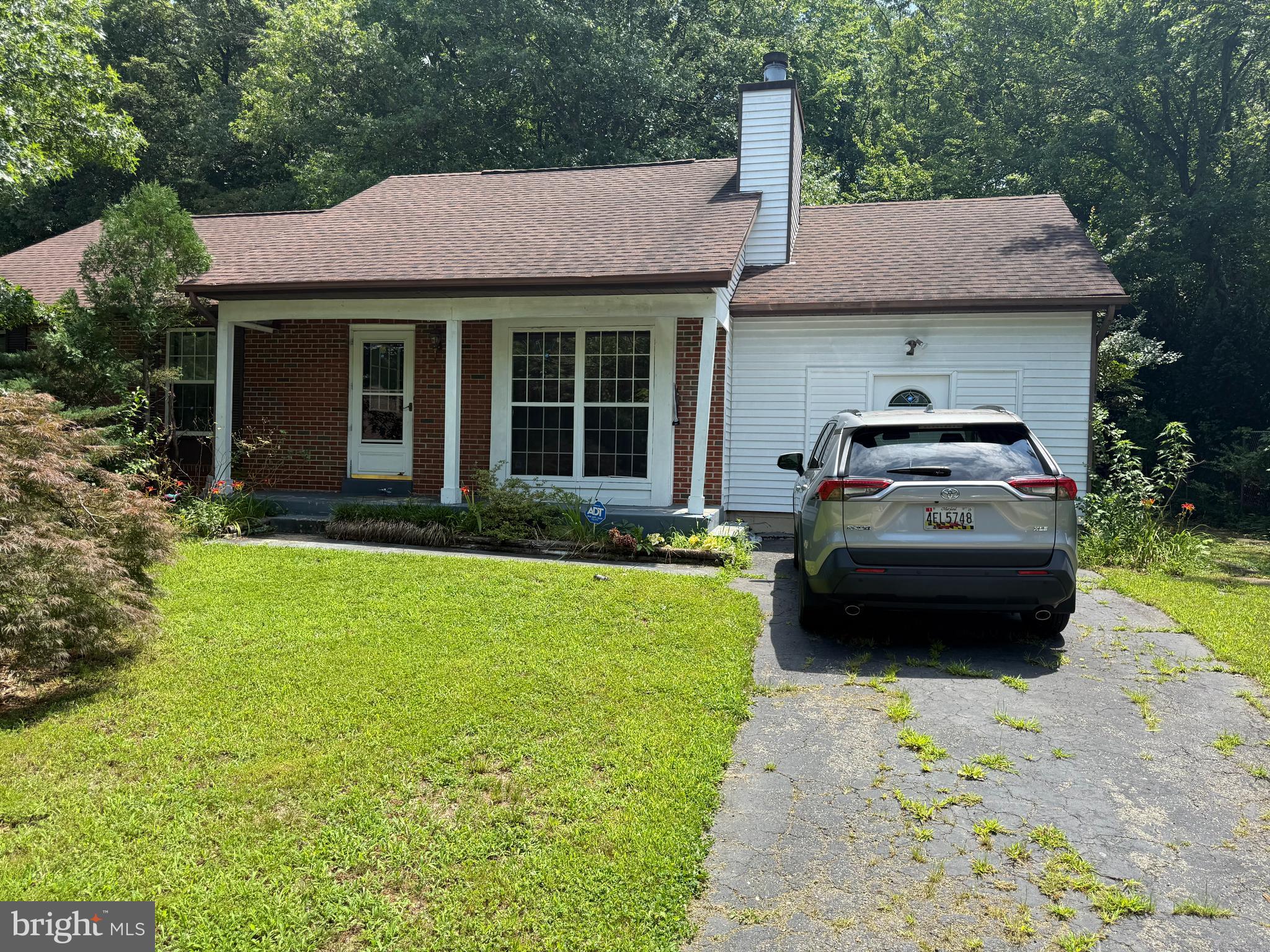 2 BEDROOMS FULL BASEMENT. Welcome to 4905 Salima Street, Clinton. This Listing is Basement with a great layout featuring a 2 Bedroom and full bath, a kitchenette. Rear walkout entrance. With newer roof. Parking spaces and walkability, biking, nearby amenities.
