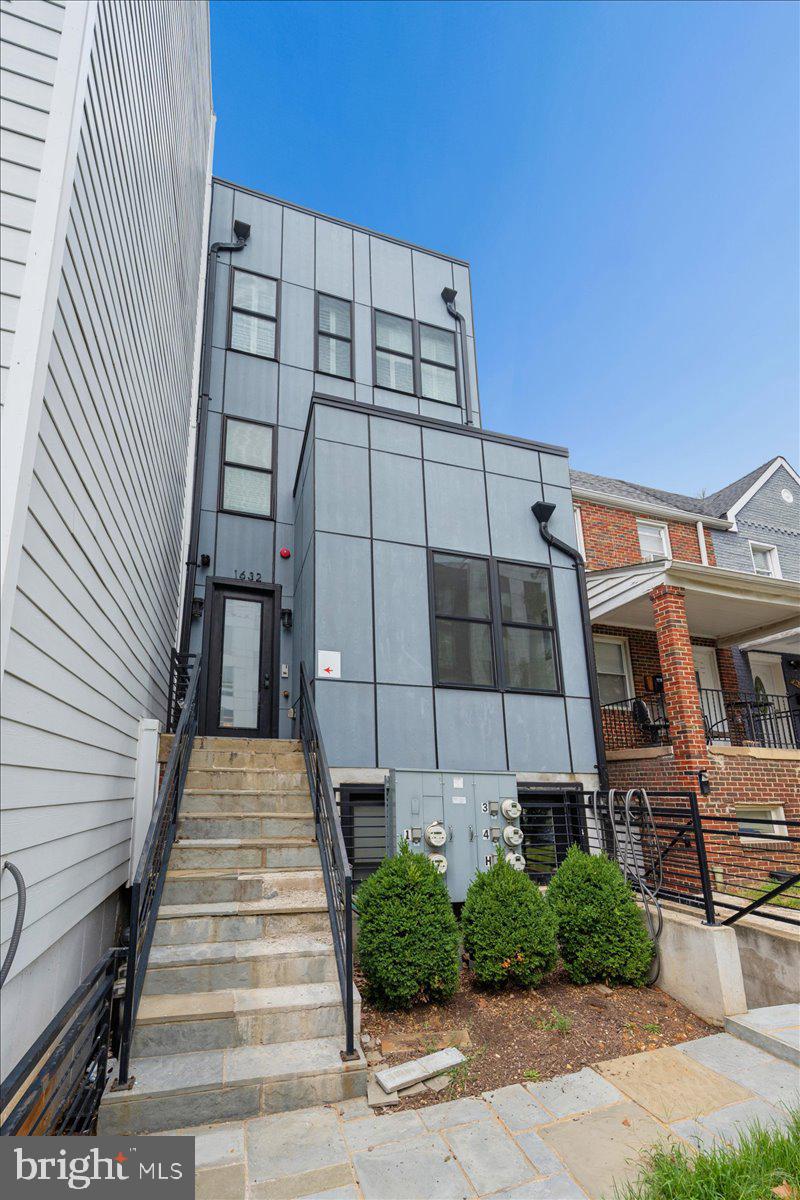 1632 K STREET NE 3