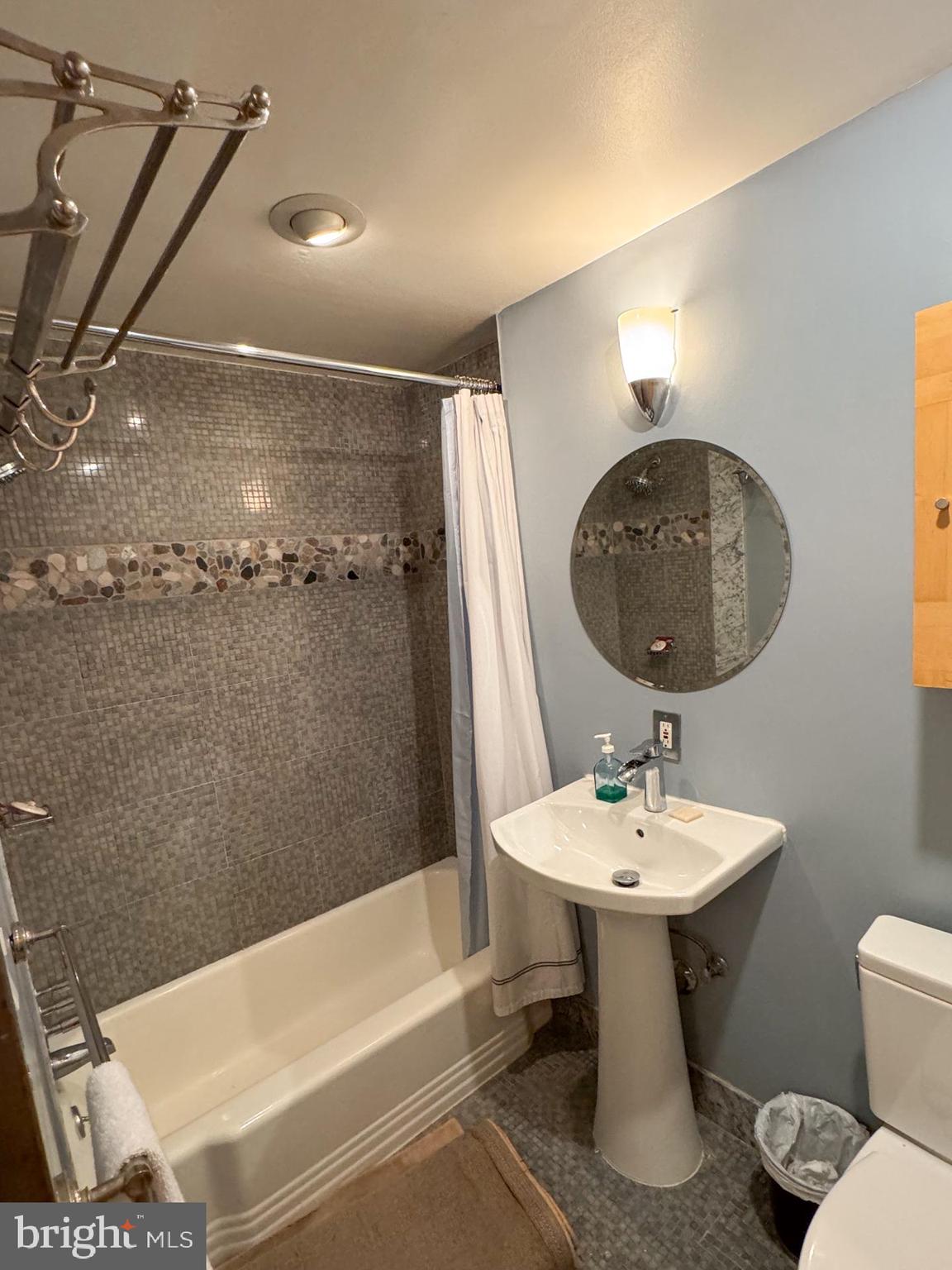 CHEVY CHASE - Residential Lease