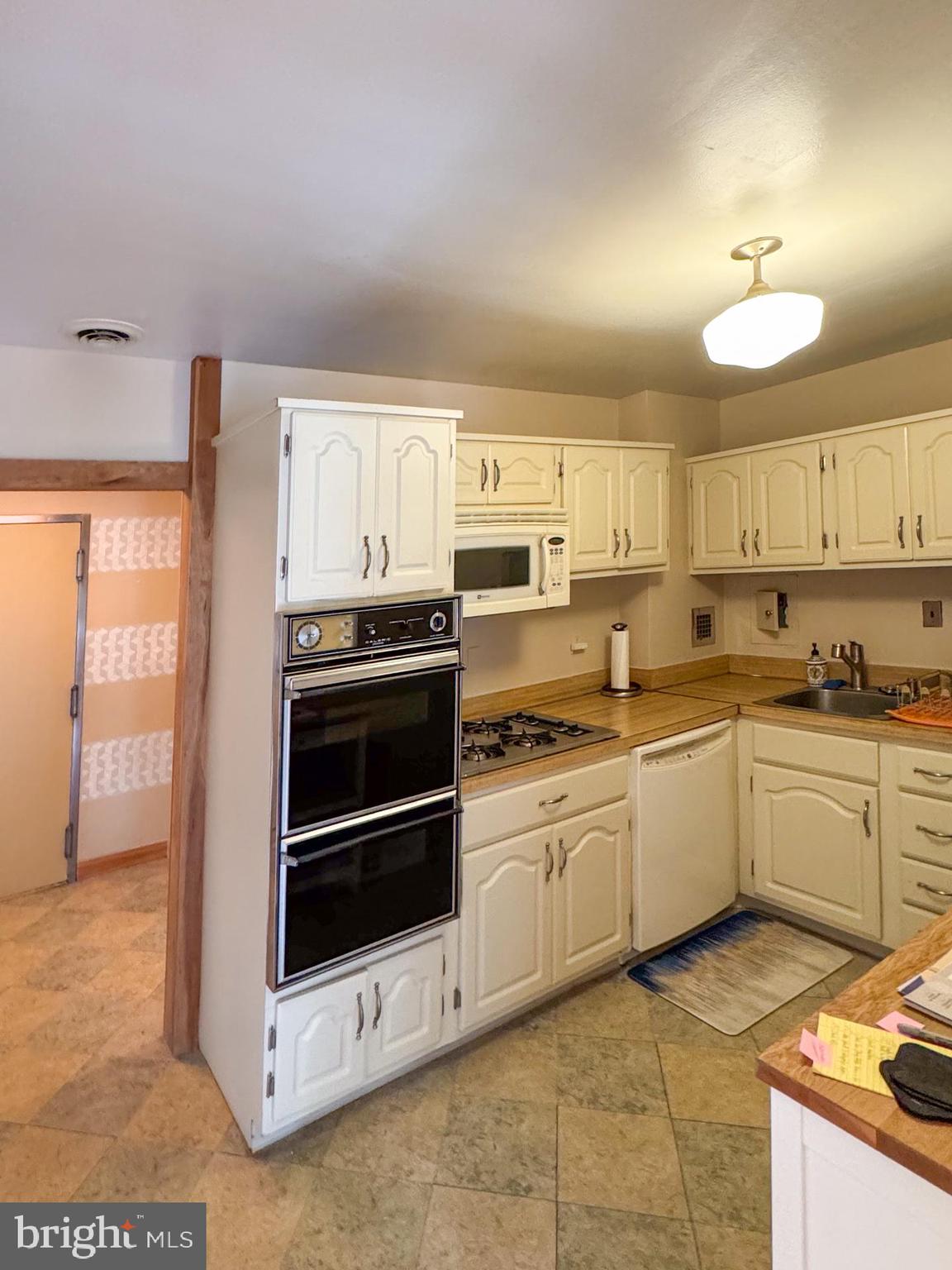 CHEVY CHASE - Residential Lease