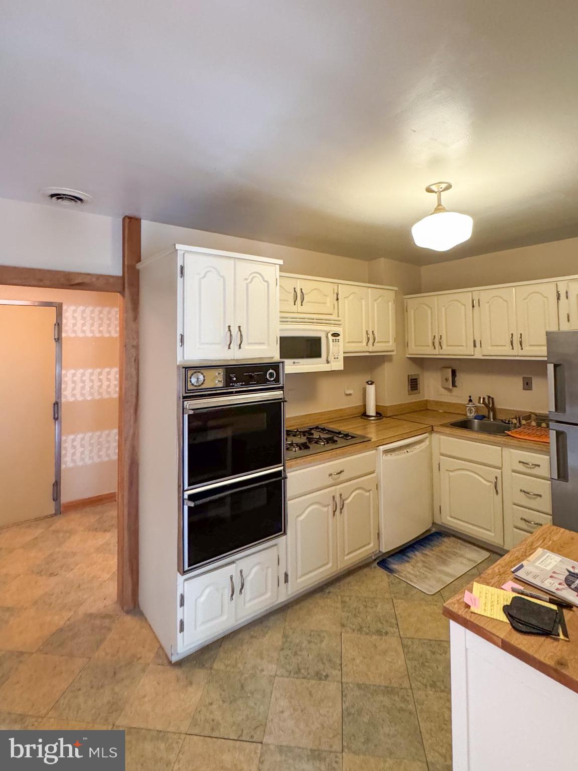 CHEVY CHASE - Residential Lease