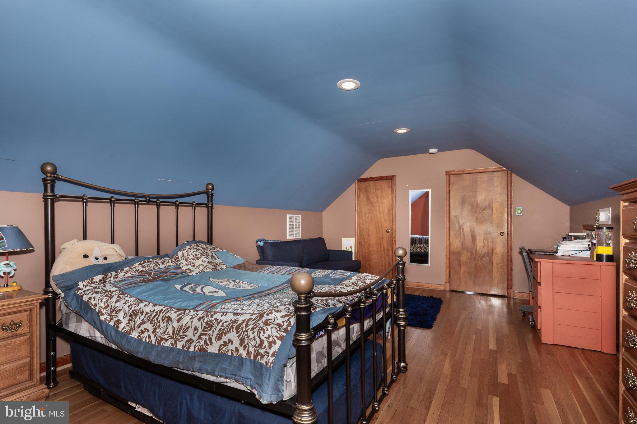 KINGSVILLE - Residential