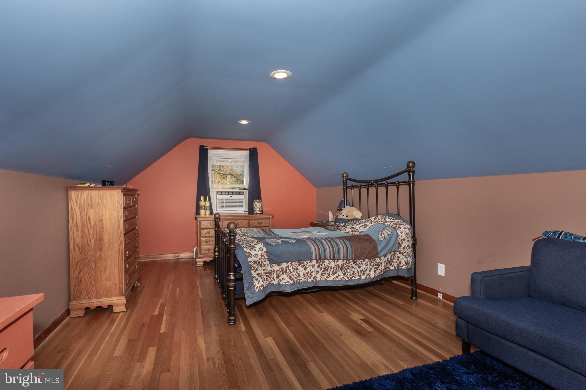 KINGSVILLE - Residential