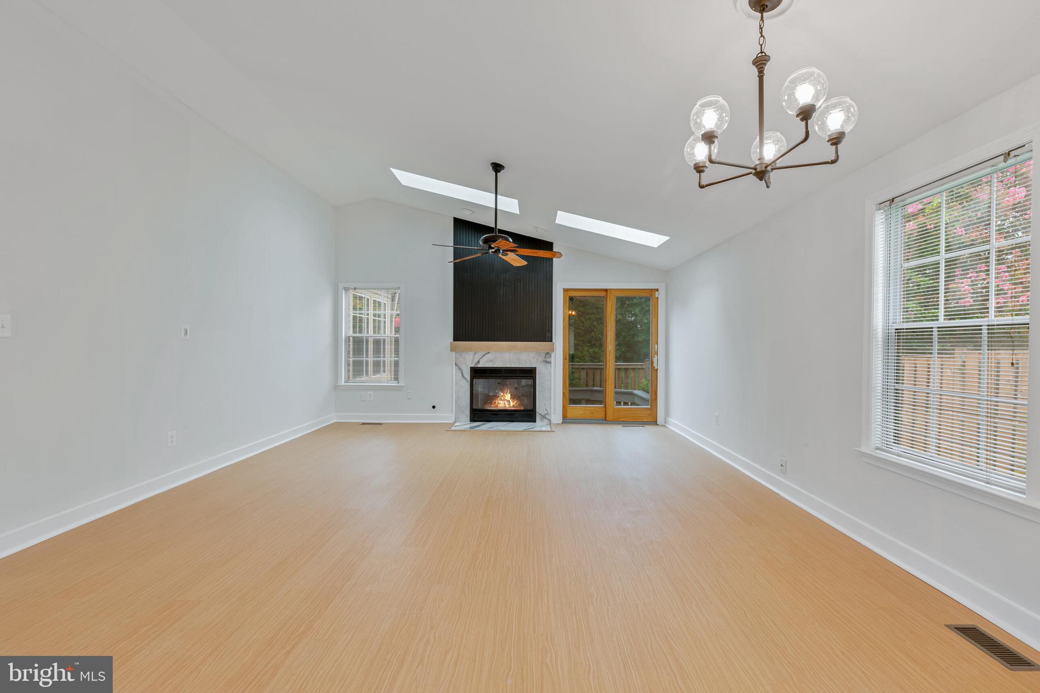 7524 CROSS GATE LANE