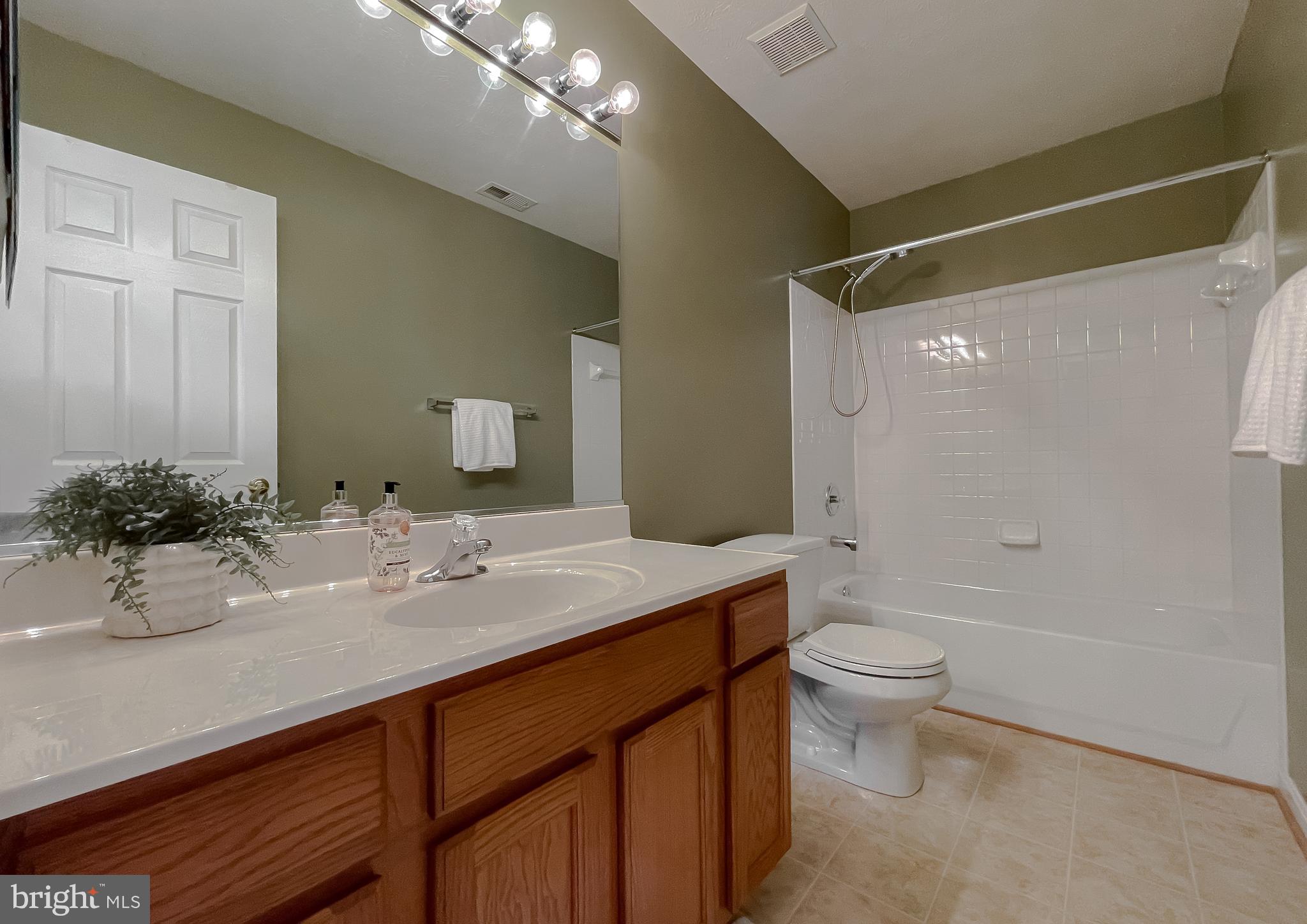 HICKORY HILLS NORTH - Residential