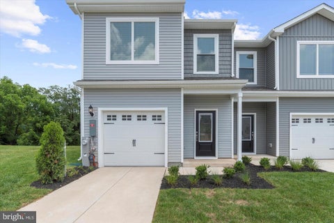 Townhouse For Sale - 8108 Bartholomew Court<br/> BALTIMORE, MD 21206