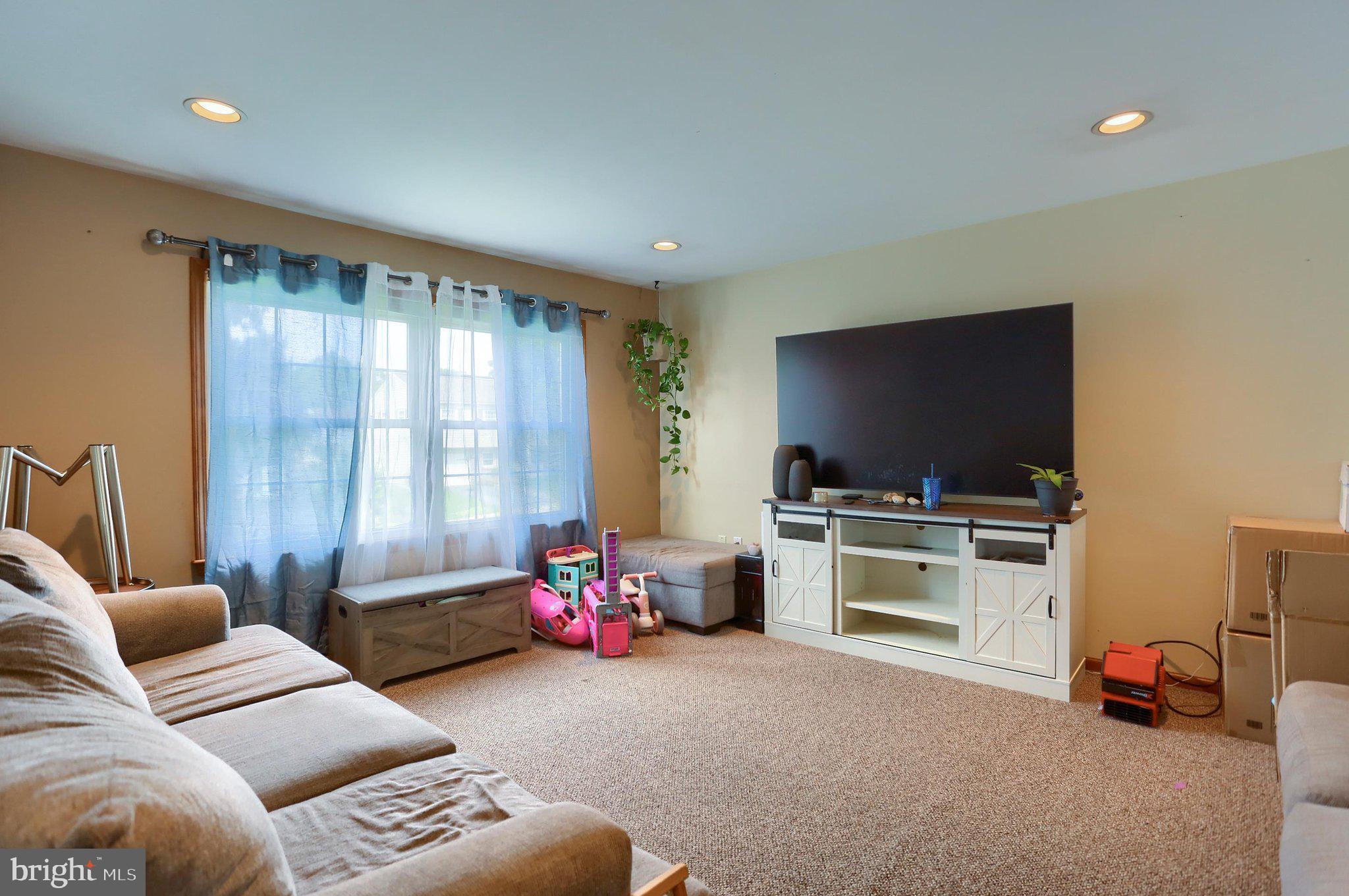 1526 PRINCESS ANNE DRIVE
