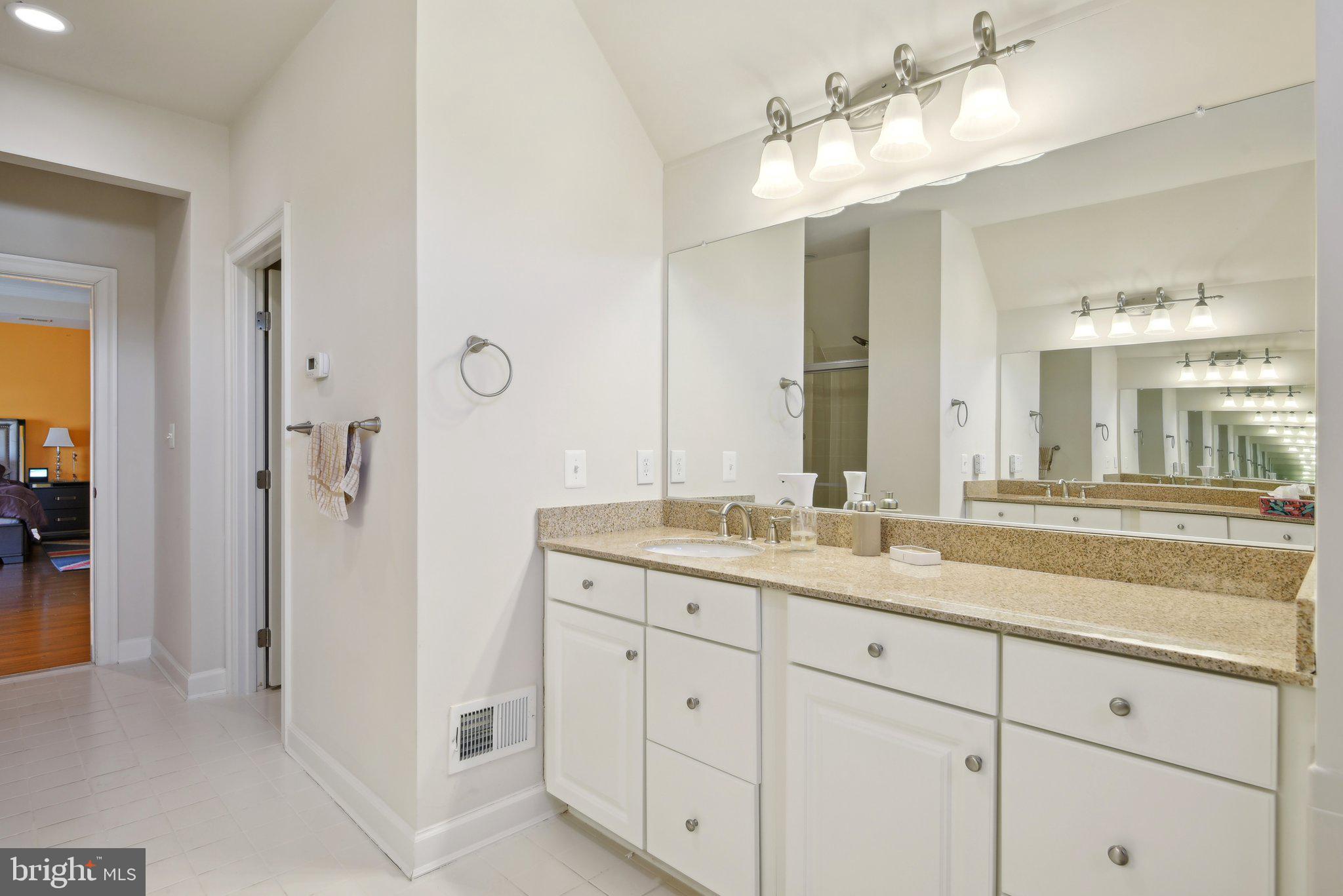 SEVEN HILLS - Residential