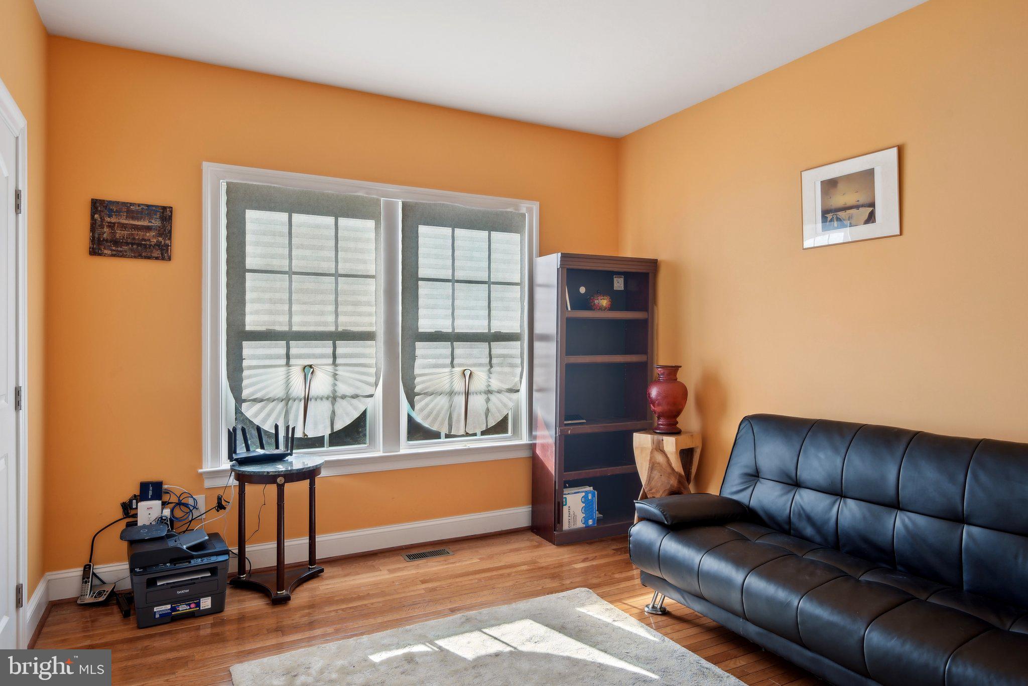 SEVEN HILLS - Residential