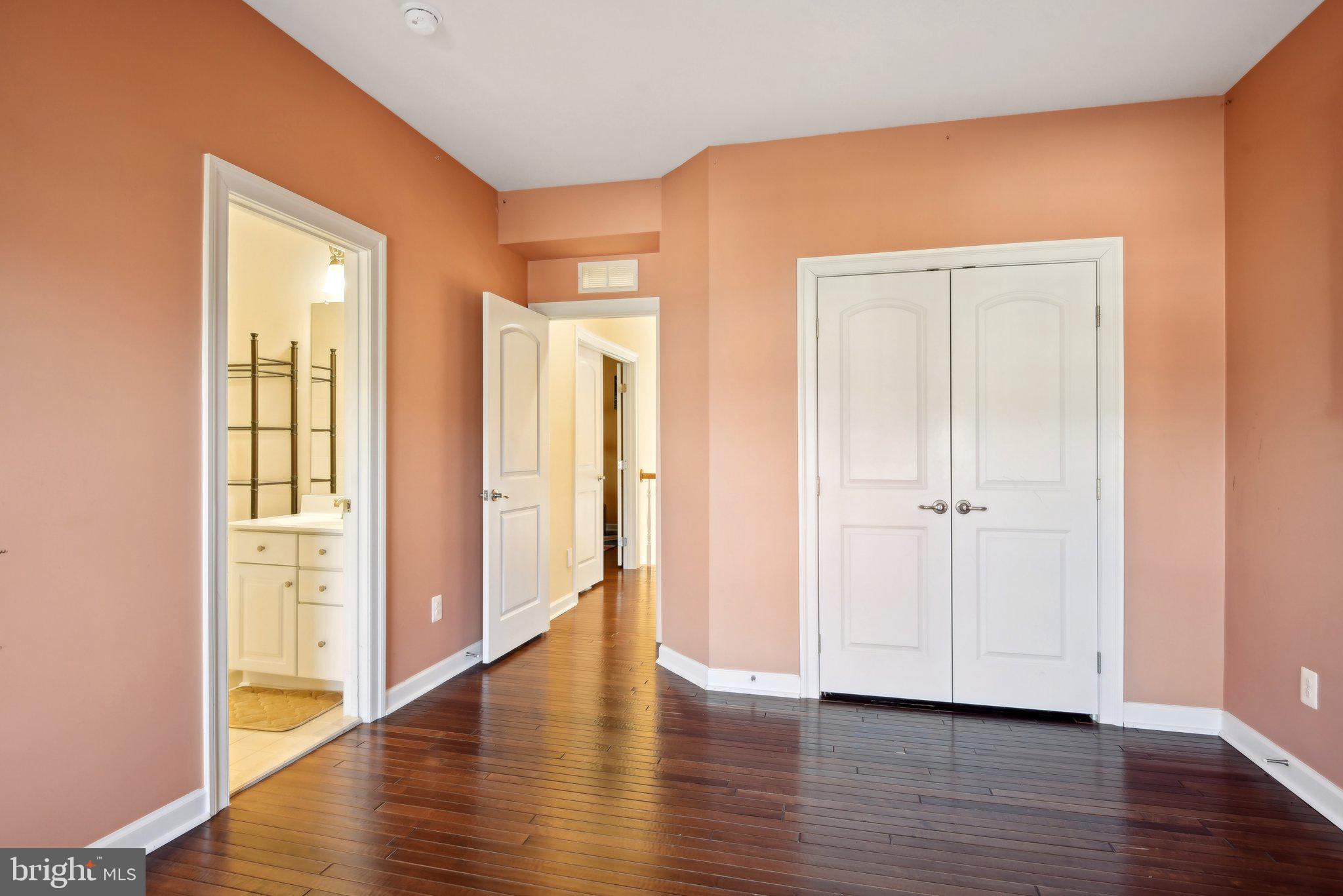 SEVEN HILLS - Residential