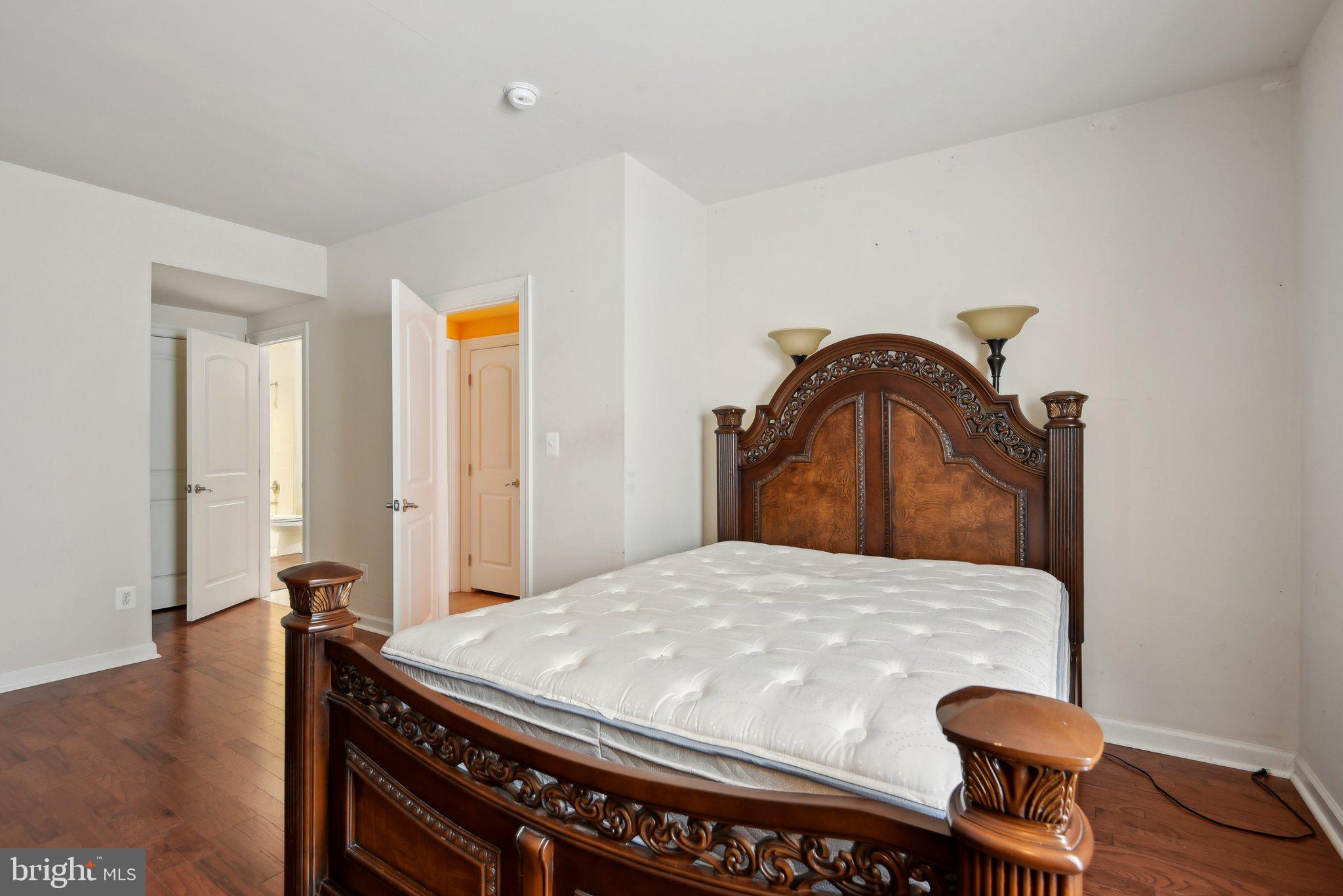 SEVEN HILLS - Residential