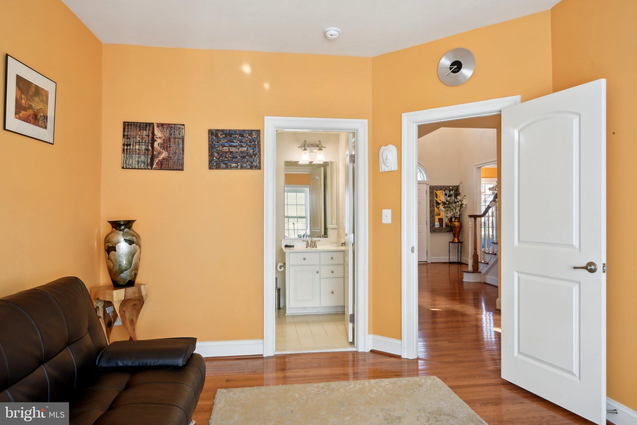 SEVEN HILLS - Residential